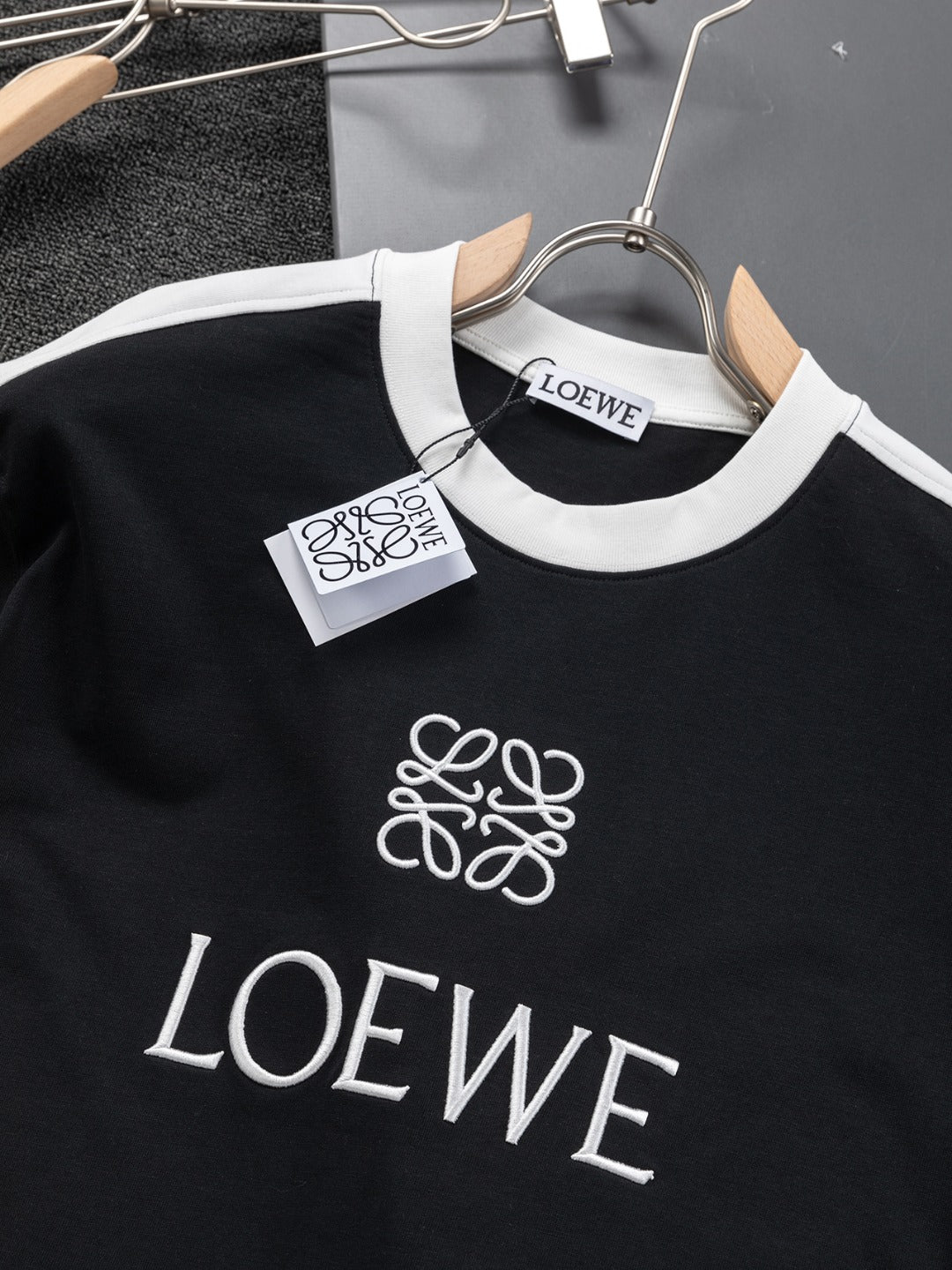 LOEWE 25SS Black & White Panel Embroidered Logo T-Shirt | S–XL