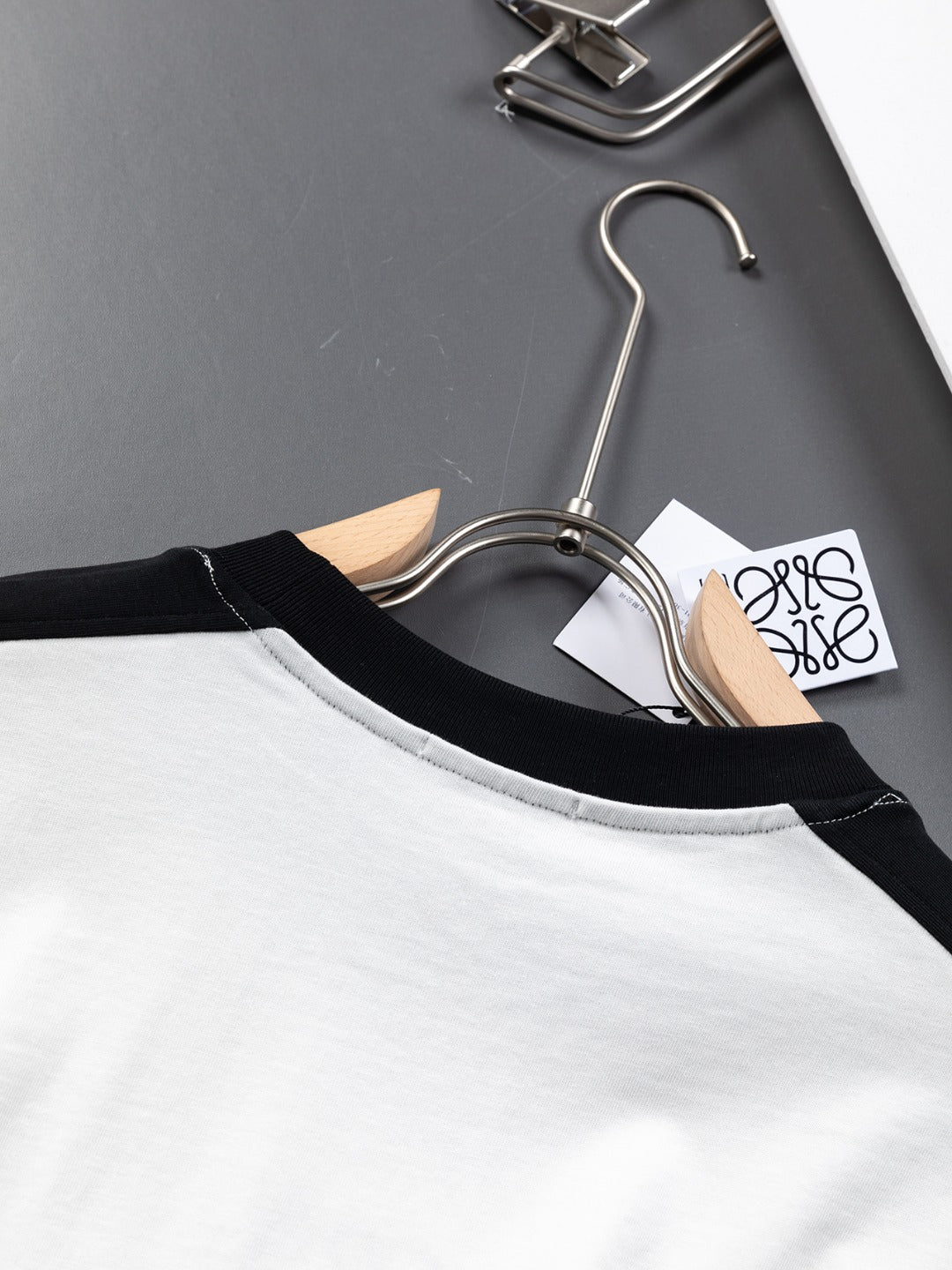 LOEWE 25SS Black & White Panel Embroidered Logo T-Shirt | S–XL