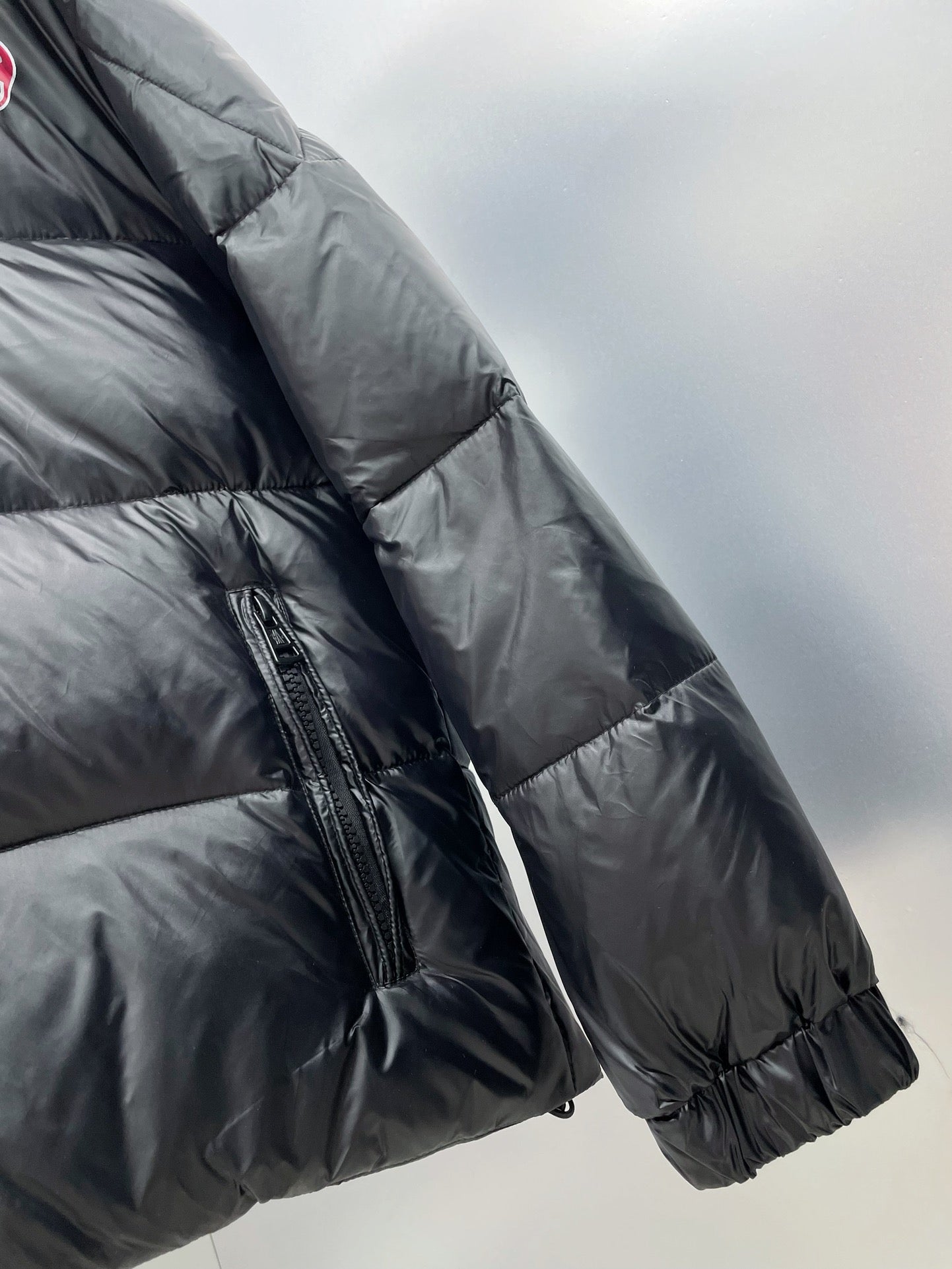 Moncler 2024 F/W Heart Logo Down Jacket – Goose Down M–3XL