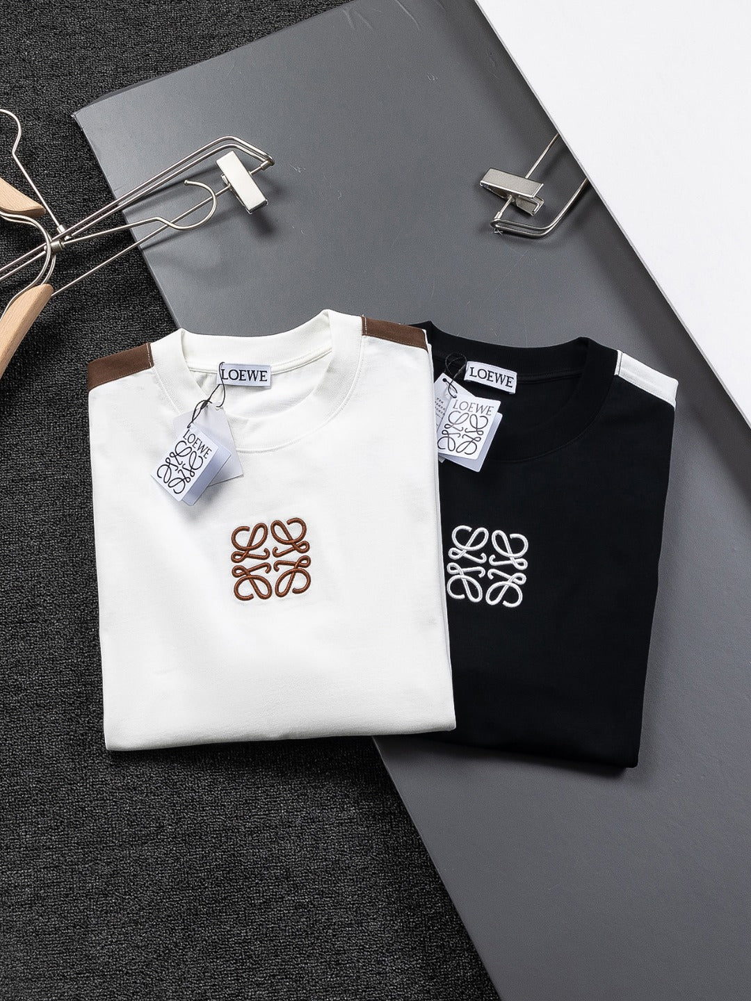 LOEWE 25SS Black & White Panel Embroidered Logo T-Shirt | S–XL