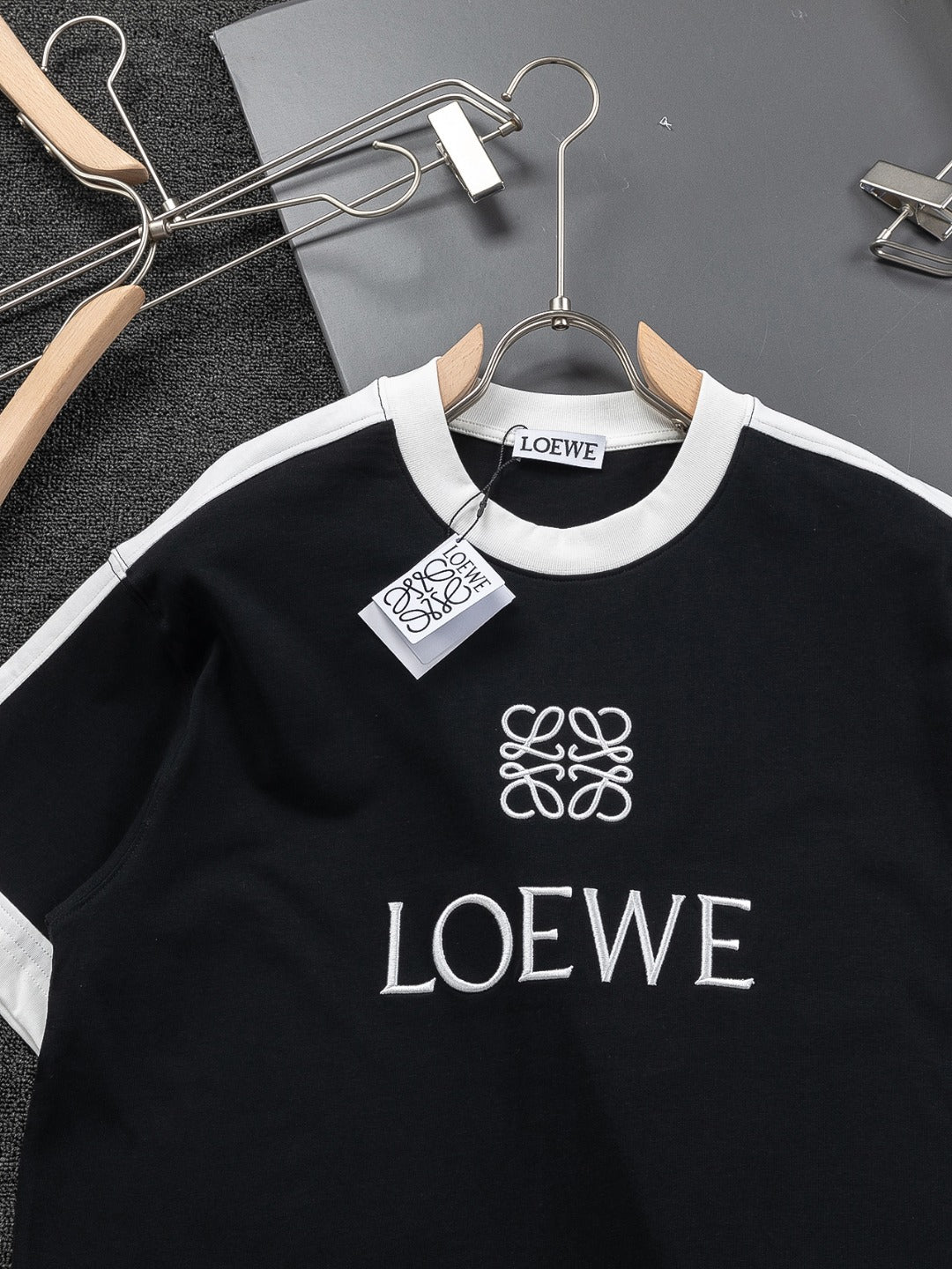 LOEWE 25SS Black & White Panel Embroidered Logo T-Shirt | S–XL