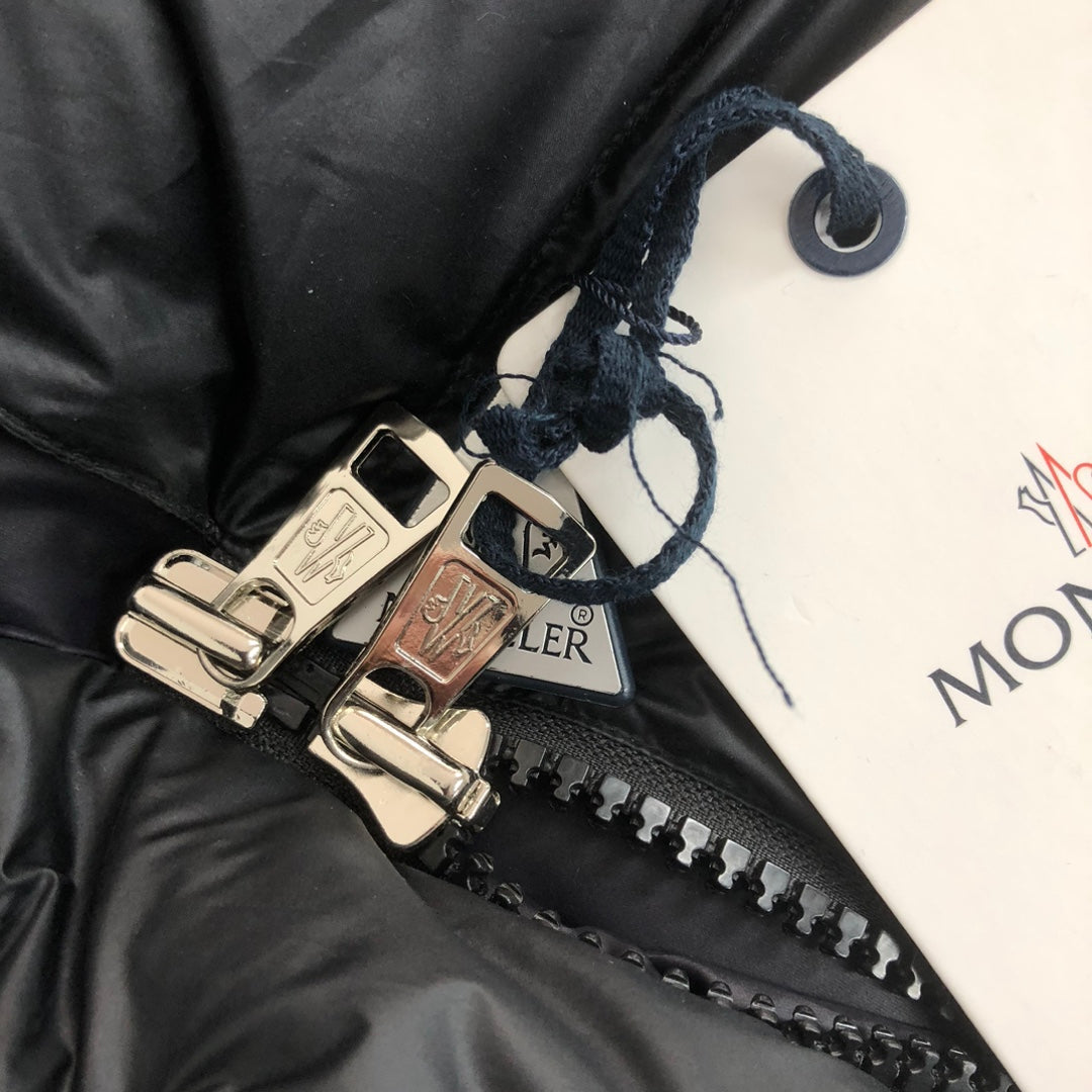 Moncler Hanovcrtan Matte Long Maya Parka – Premium Goose Down (Size 0–5)
