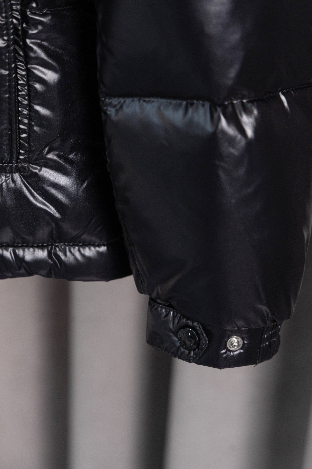 Moncler Maya Classic Matte Down Jacket – Ultimate Luxury Winter Essential (Size 1–5)