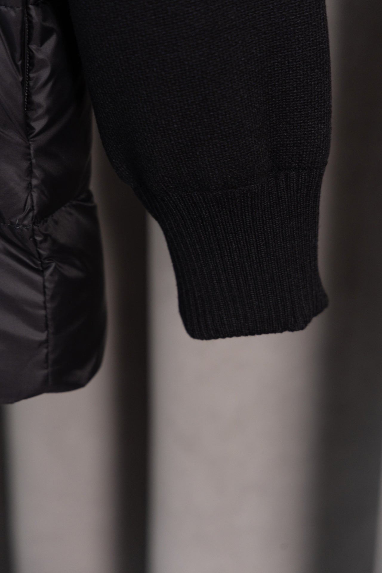 MONCLER 24SS Knit-Paneled Down Jacket | Black | Size 1–4 | Style HE126