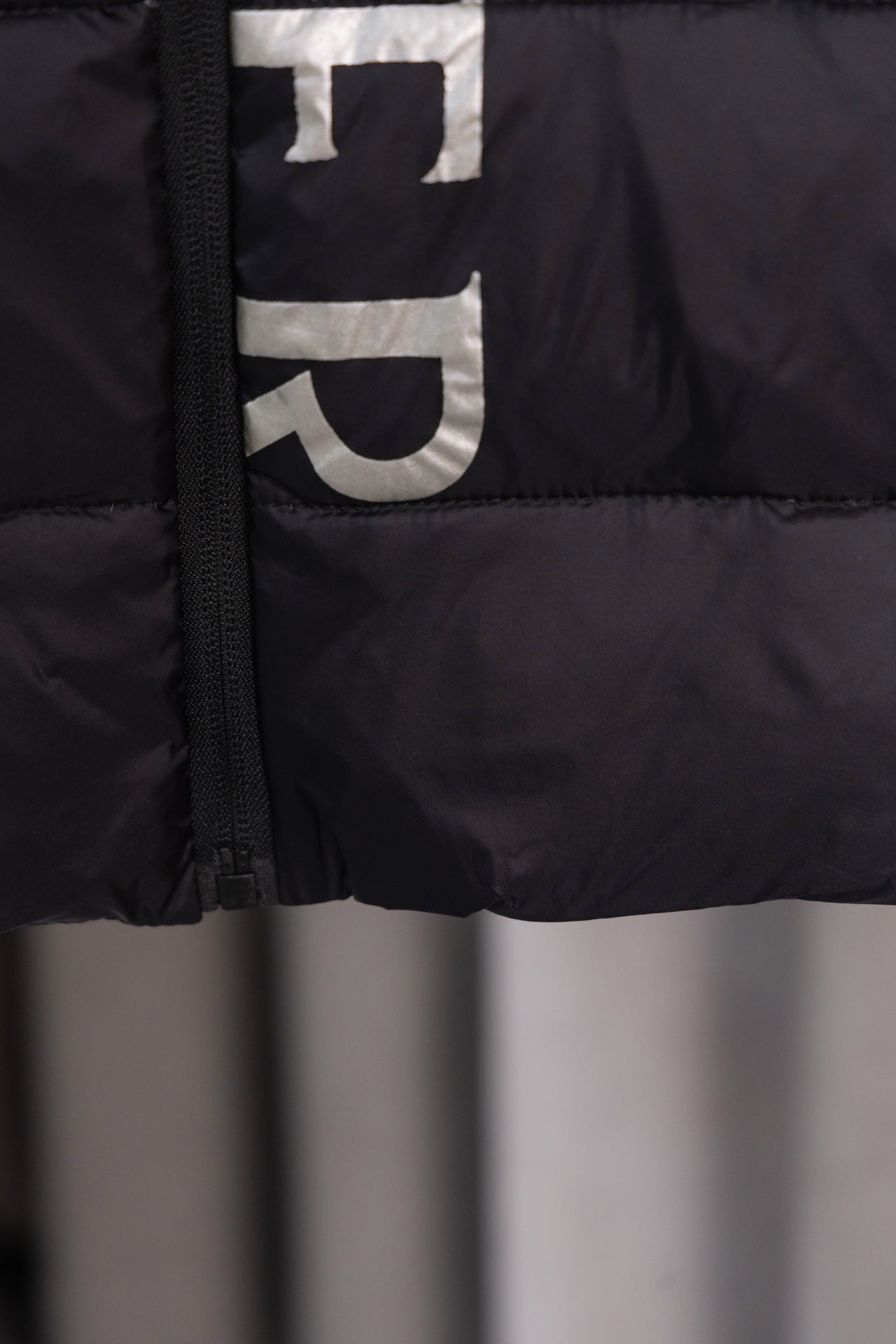 MONCLER 24SS Knit-Paneled Down Jacket | Black | Size 1–4 | Style HE126