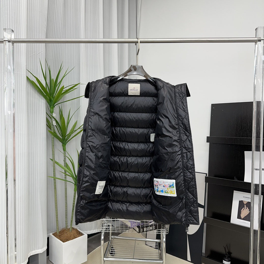 MONCLER Suyen A-Line Down Coat | Women’s Classic Doll Silhouette | Size 00–4 | Black