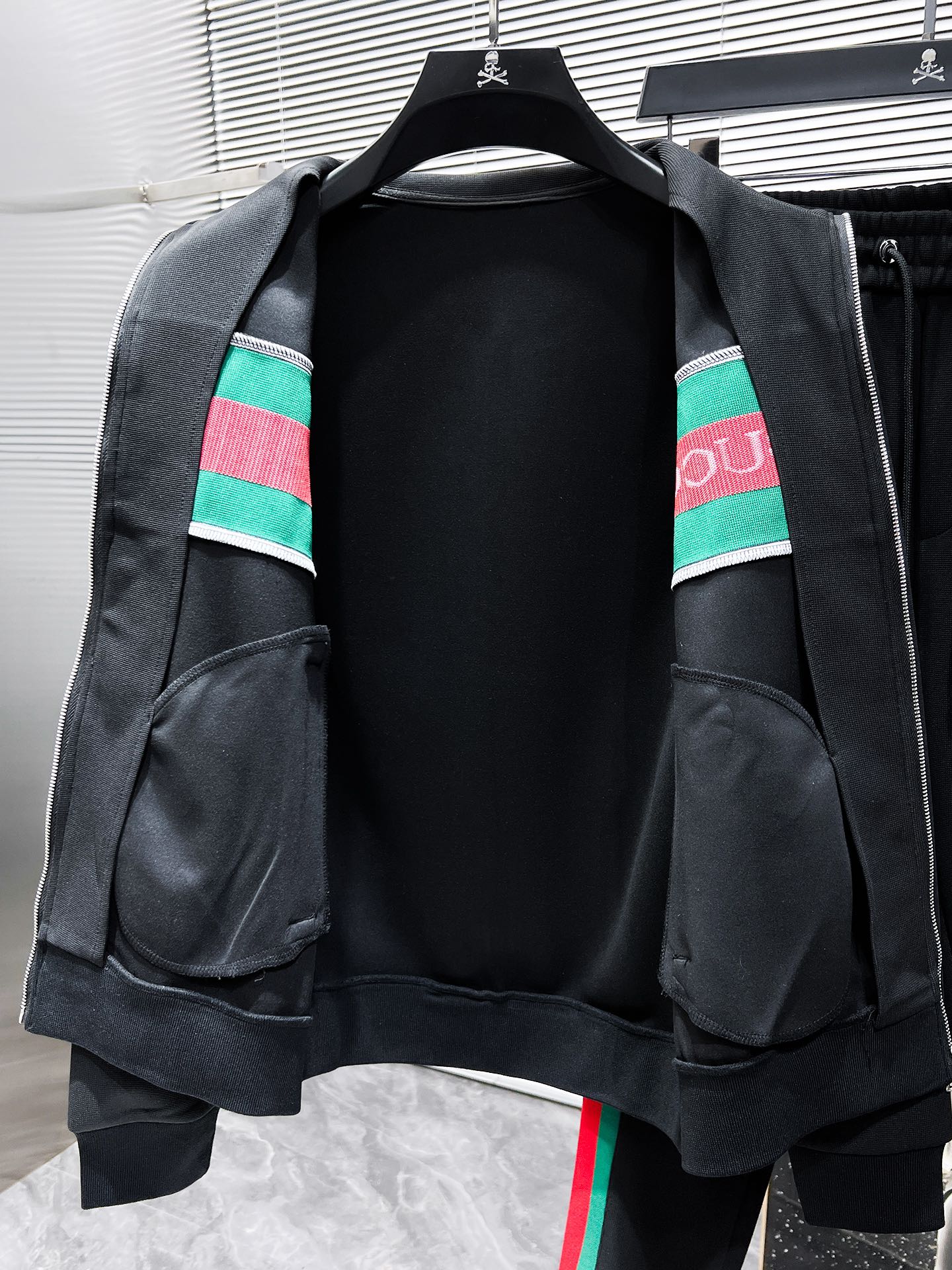 GUCCI 2024SS Logo Sportswear Zip Jacket & Track Pants Set | Men’s Luxury Casual Outfit