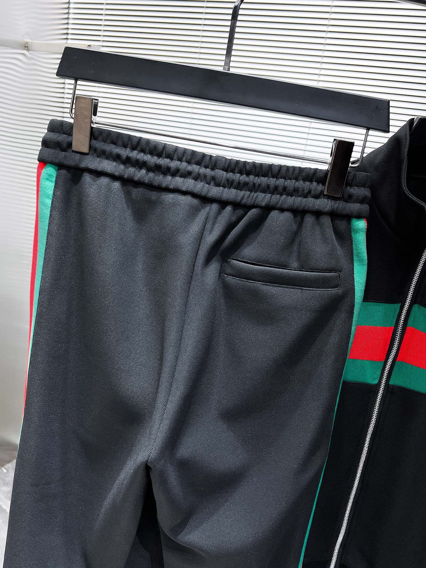 GUCCI 2024SS Logo Sportswear Zip Jacket & Track Pants Set | Men’s Luxury Casual Outfit