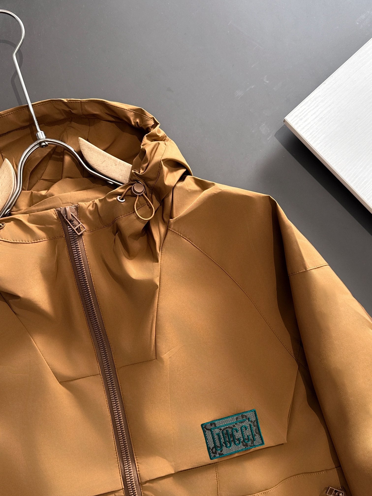GUCCI 2024 FW Lightweight Nylon Zip-Up Jacket | Luxury Casual Windbreaker