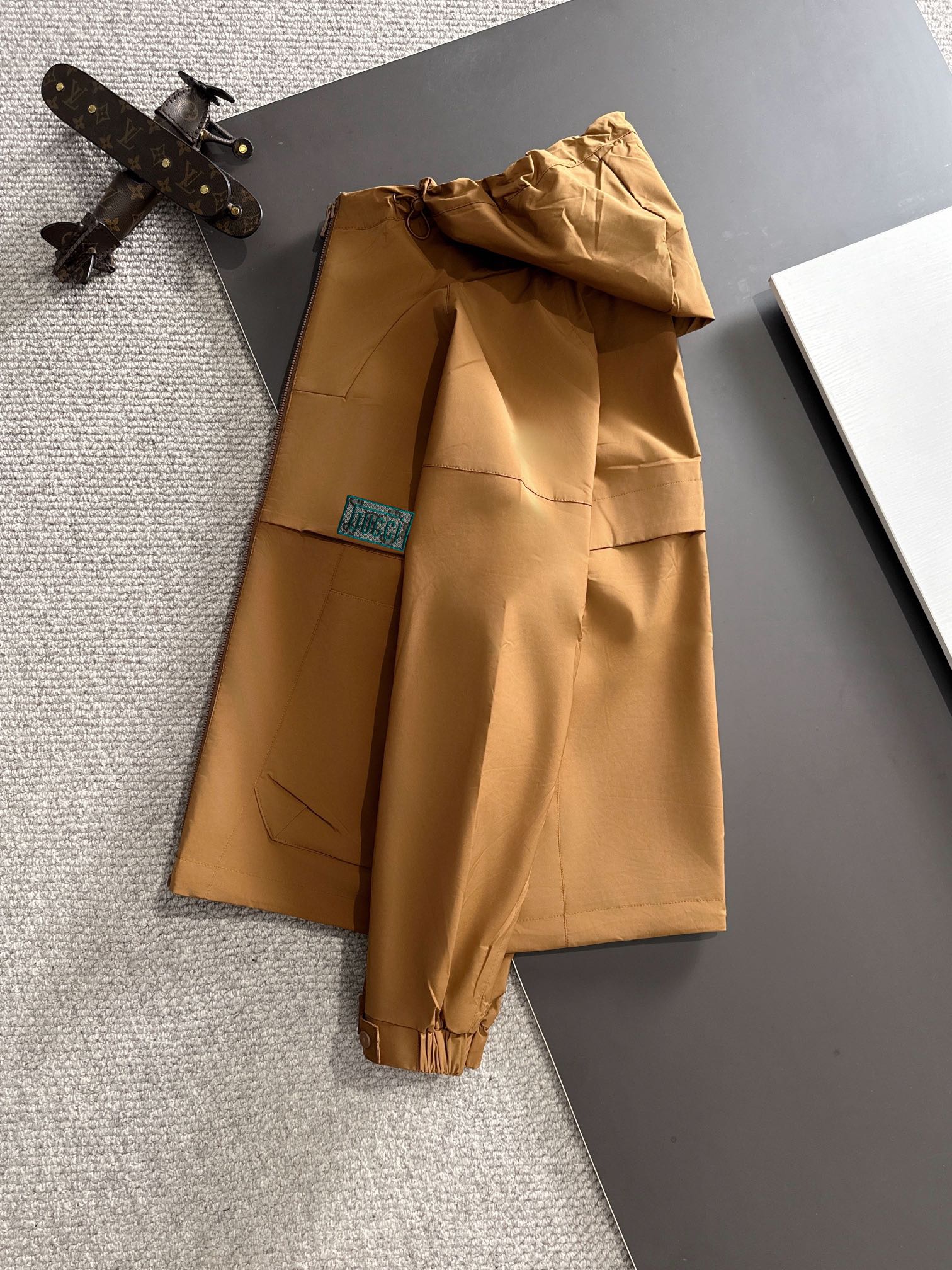 GUCCI 2024 FW Lightweight Nylon Zip-Up Jacket | Luxury Casual Windbreaker