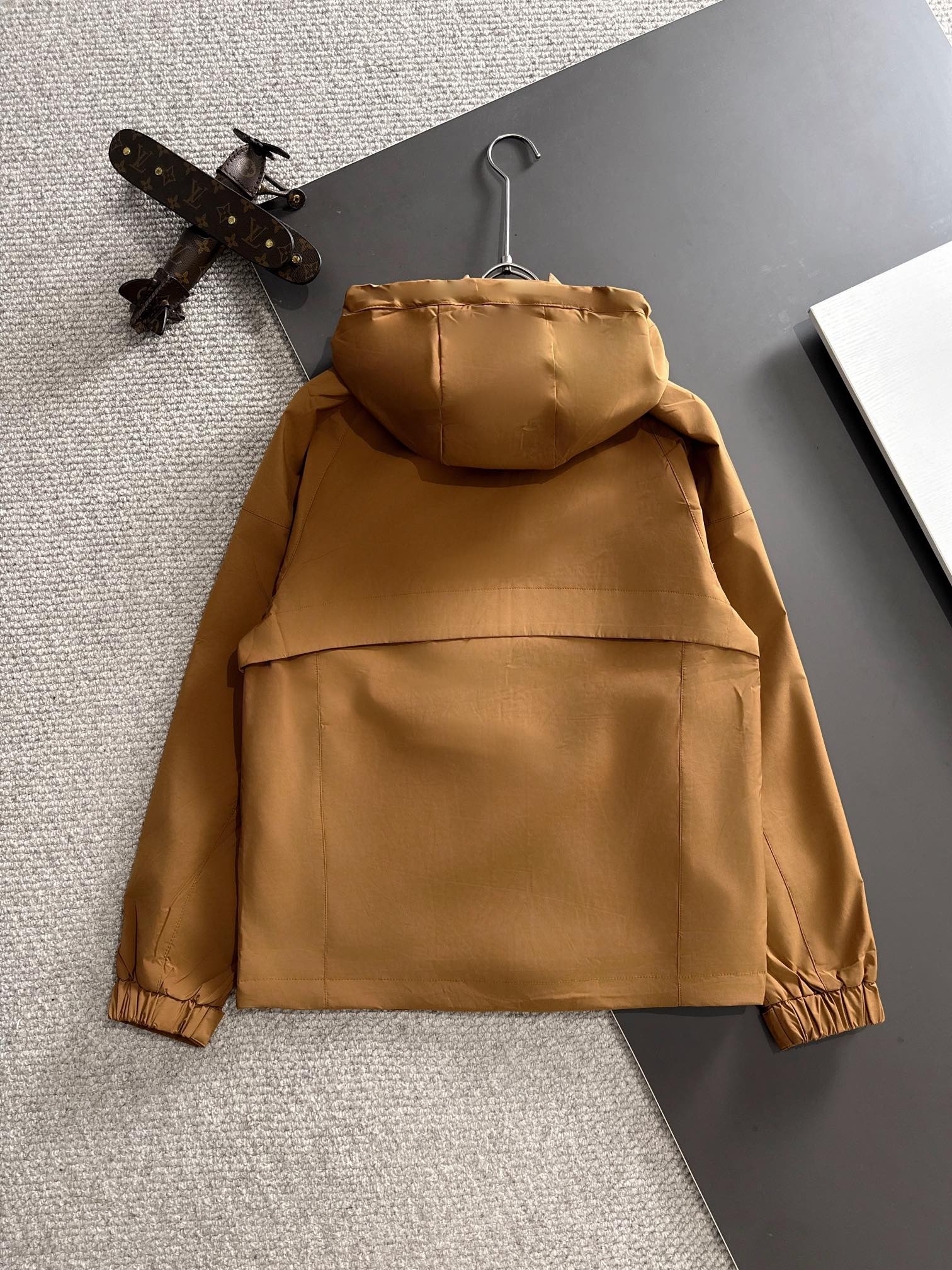 GUCCI 2024 FW Lightweight Nylon Zip-Up Jacket | Luxury Casual Windbreaker