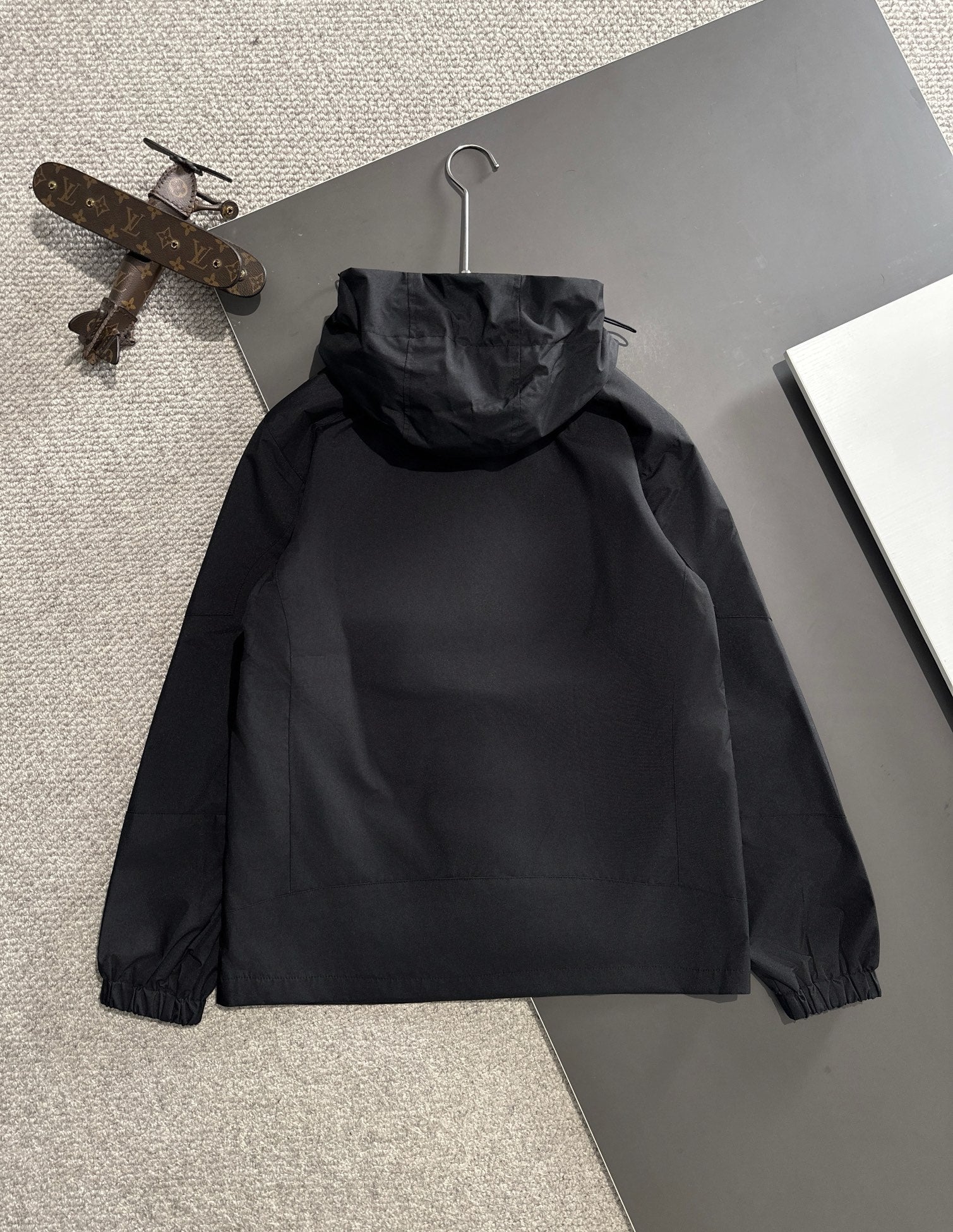 Gucci 2024 FW Hooded Nylon Windbreaker Jacket | Lightweight Luxury Outer