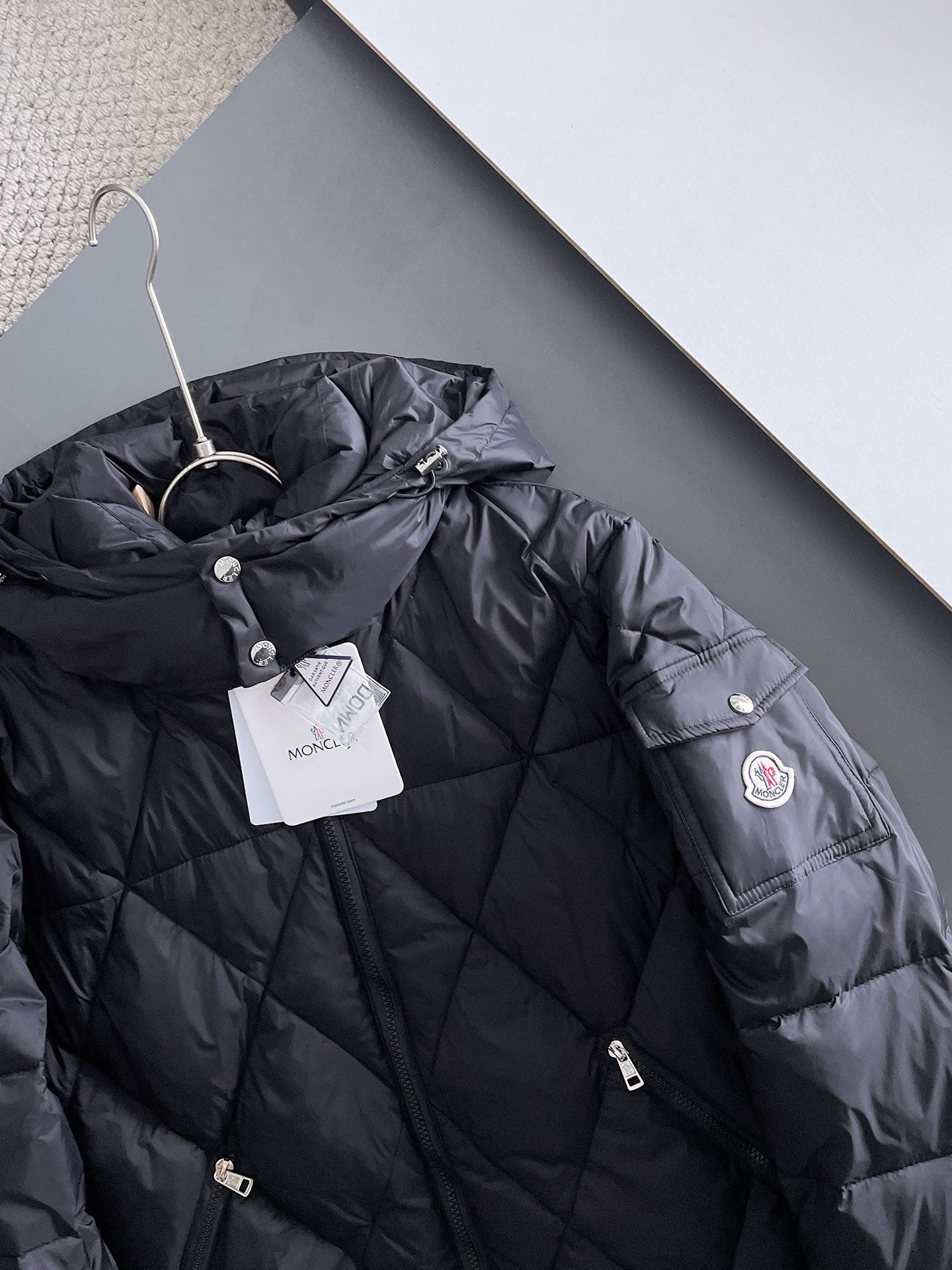 Moncler 2024 FW New Puffer Jacket | Unisex Colorblock Down Coat (M–3XL)