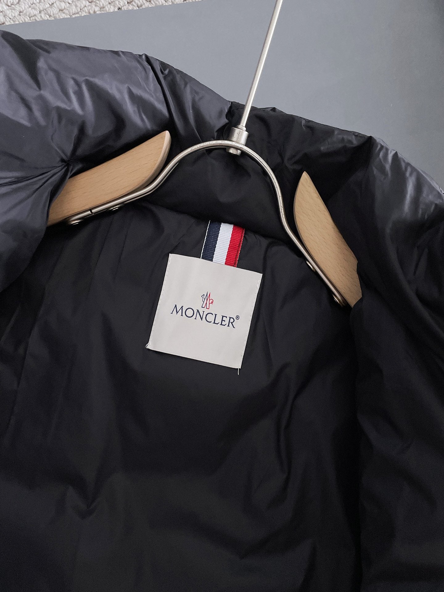 Moncler 2024 FW New Puffer Jacket | Unisex Colorblock Down Coat (M–3XL)