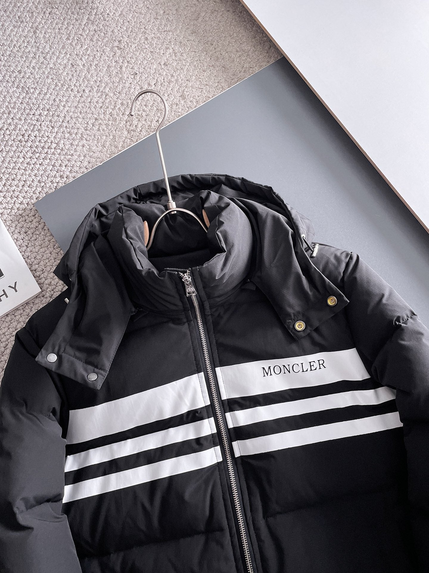 Moncler 2024 FW New Puffer Jacket | Unisex Colorblock Down Coat (M–3XL)