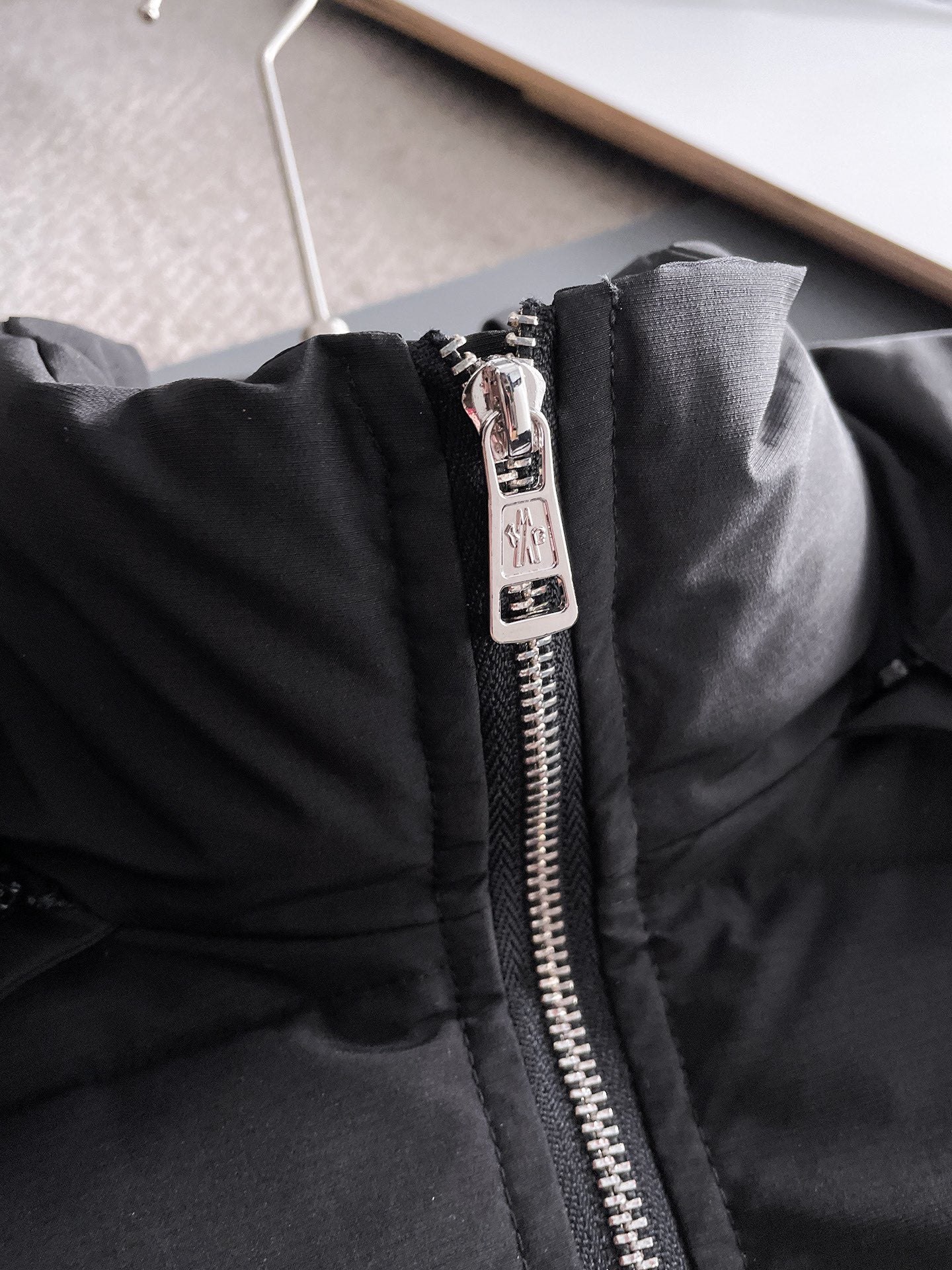 Moncler 2024 FW New Puffer Jacket | Unisex Colorblock Down Coat (M–3XL)