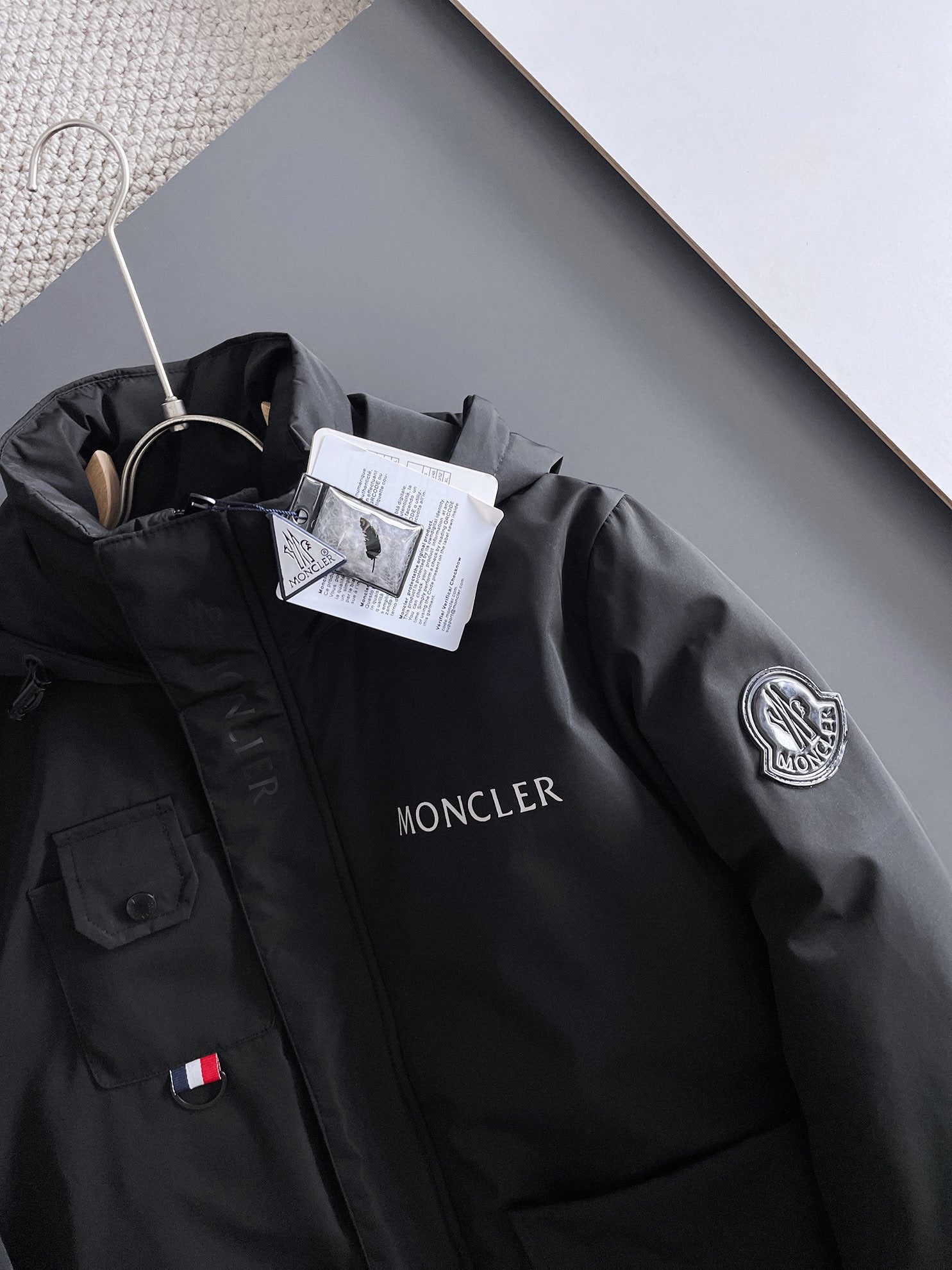 Moncler 2024 FW New Puffer Jacket | Unisex Colorblock Down Coat (M–3XL)