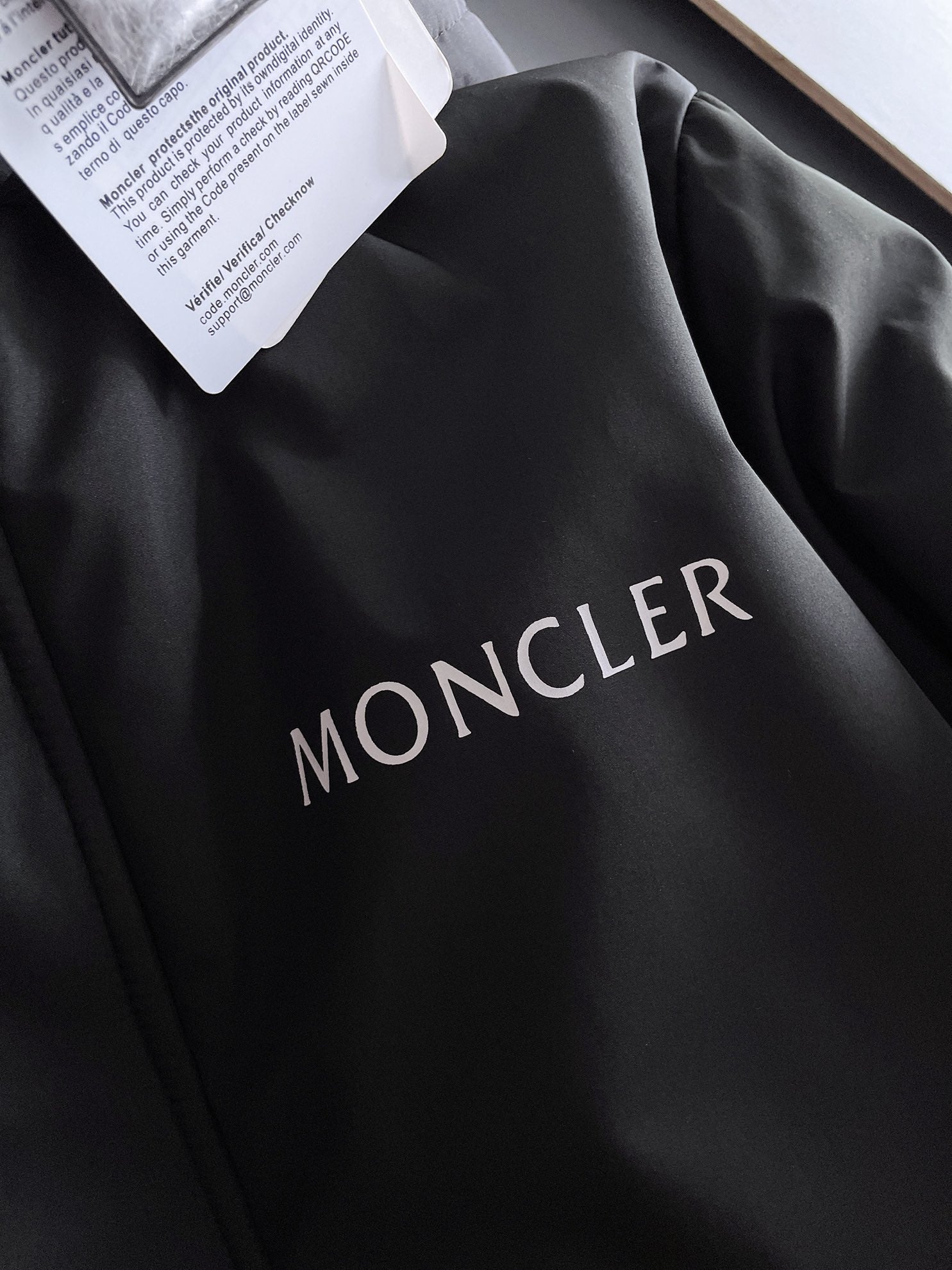 Moncler 2024 FW New Puffer Jacket | Unisex Colorblock Down Coat (M–3XL)