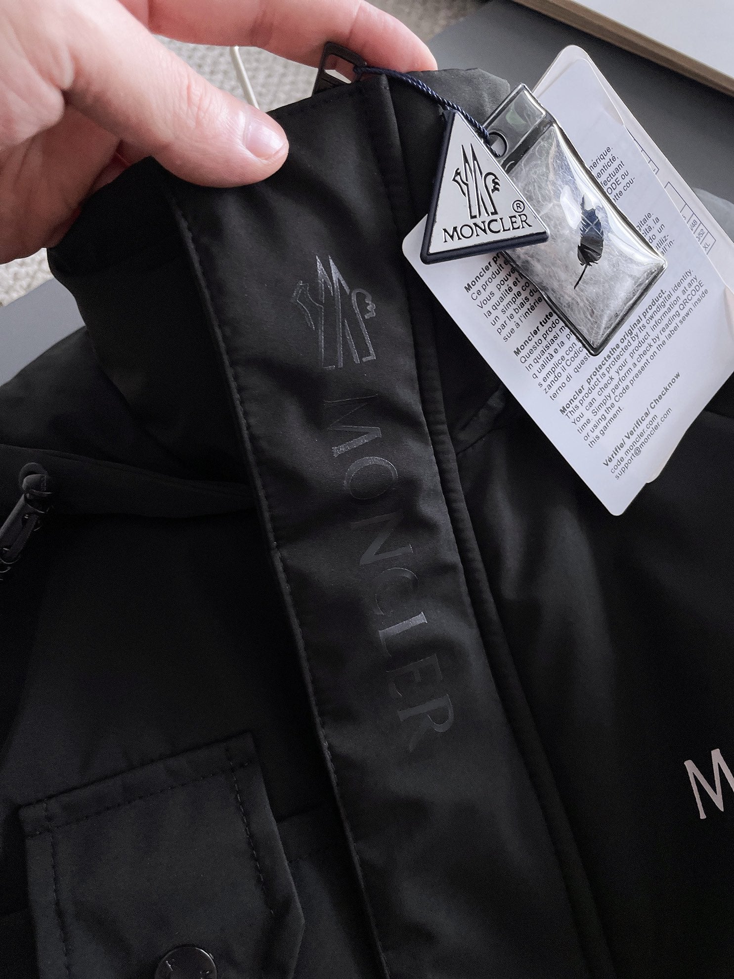 Moncler 2024 FW New Puffer Jacket | Unisex Colorblock Down Coat (M–3XL)