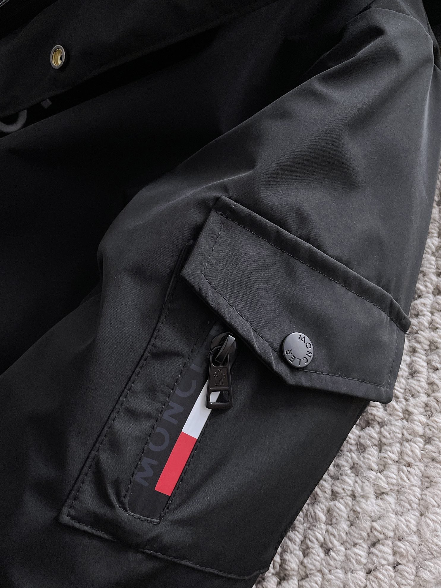 Moncler 2024 FW New Puffer Jacket | Unisex Colorblock Down Coat (M–3XL)