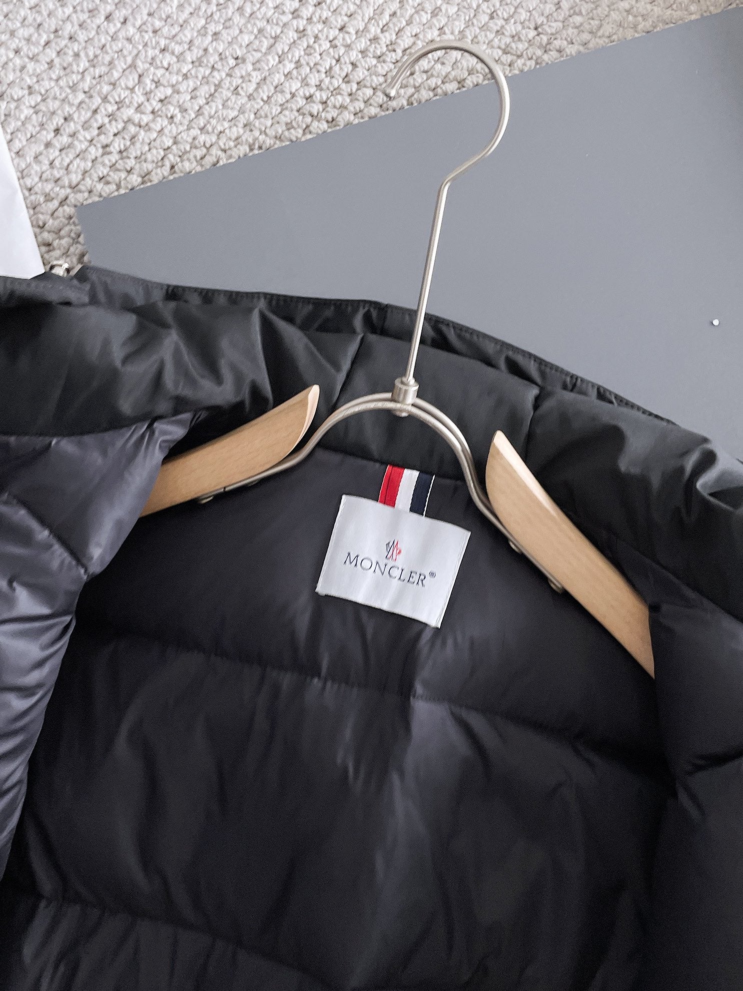 Moncler 2024 FW New Puffer Jacket | Unisex Colorblock Down Coat (M–3XL)