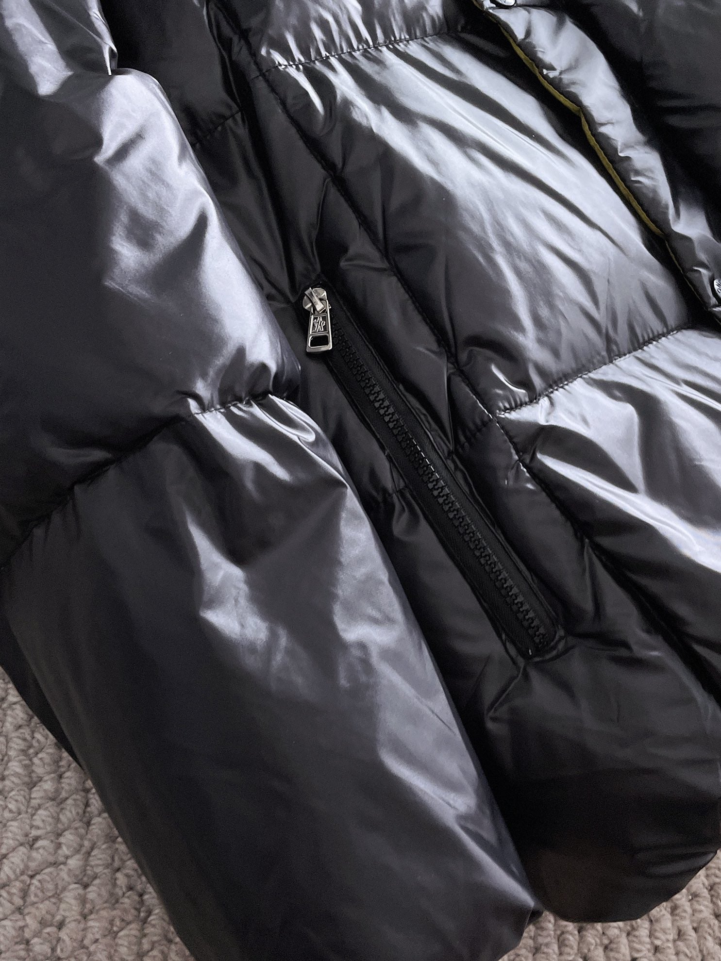 Moncler 2024 FW New Puffer Jacket | Unisex Colorblock Down Coat (M–3XL)