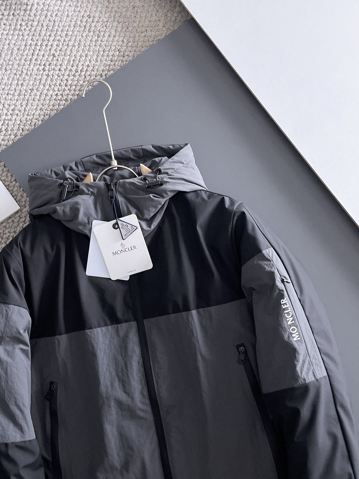 Moncler 2024 FW New Puffer Jacket | Unisex Colorblock Down Coat (M–3XL)