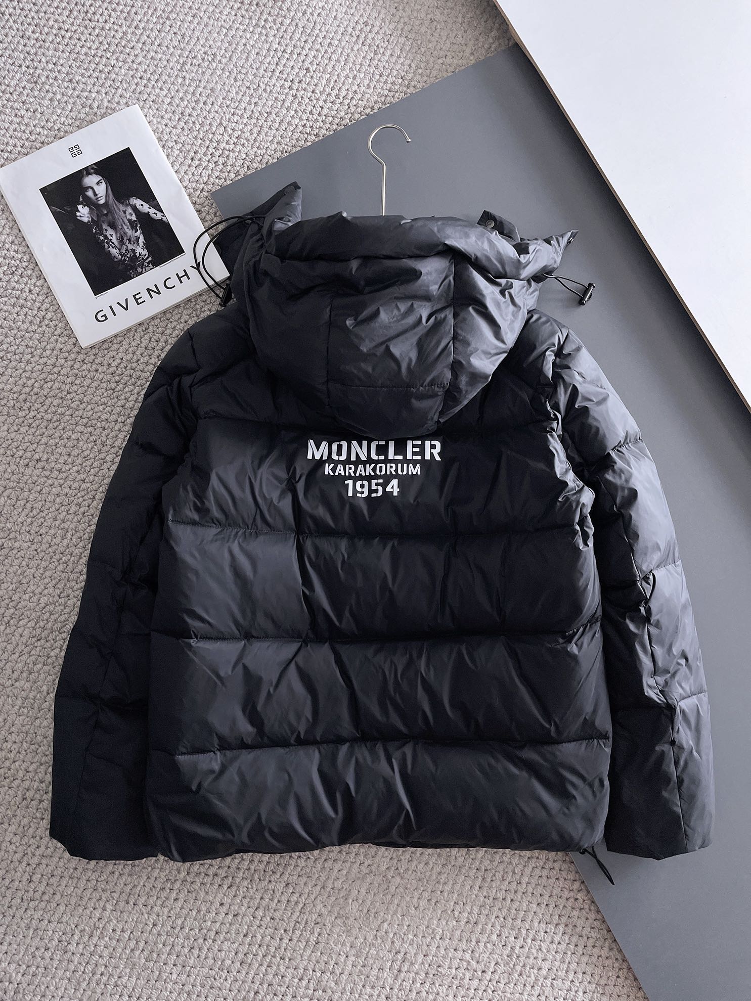 Moncler 2024 FW New Puffer Jacket | Unisex Colorblock Down Coat (M–3XL)