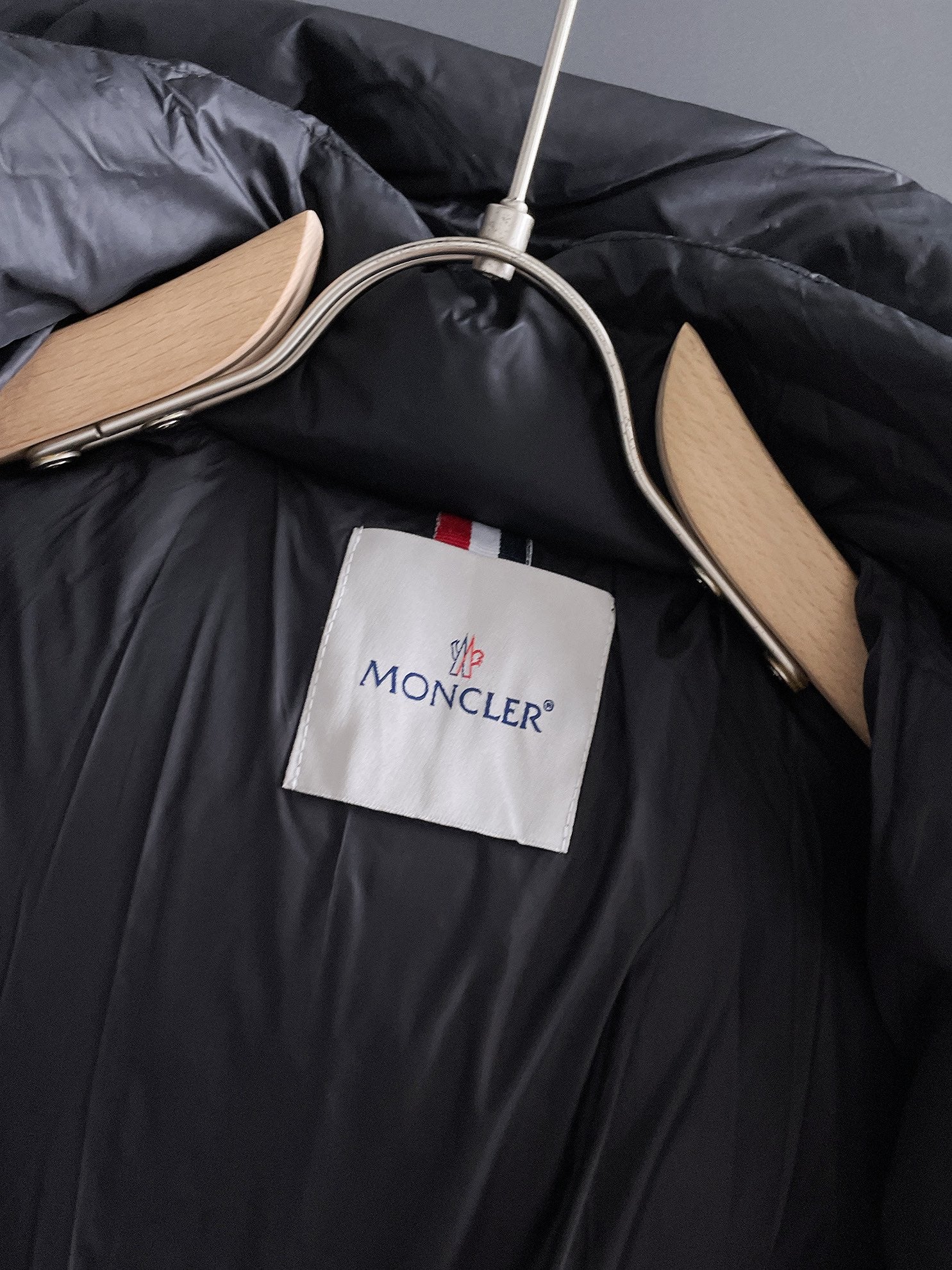 Moncler 2024 FW New Puffer Jacket | Unisex Colorblock Down Coat (M–3XL)