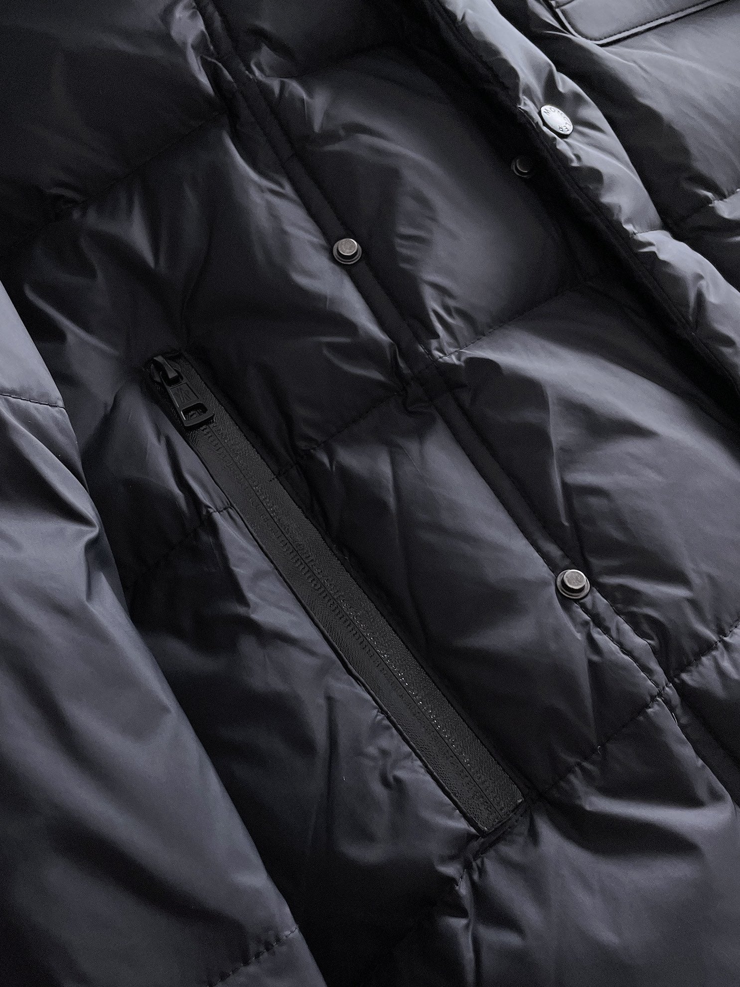 Moncler 2024 FW New Puffer Jacket | Unisex Colorblock Down Coat (M–3XL)