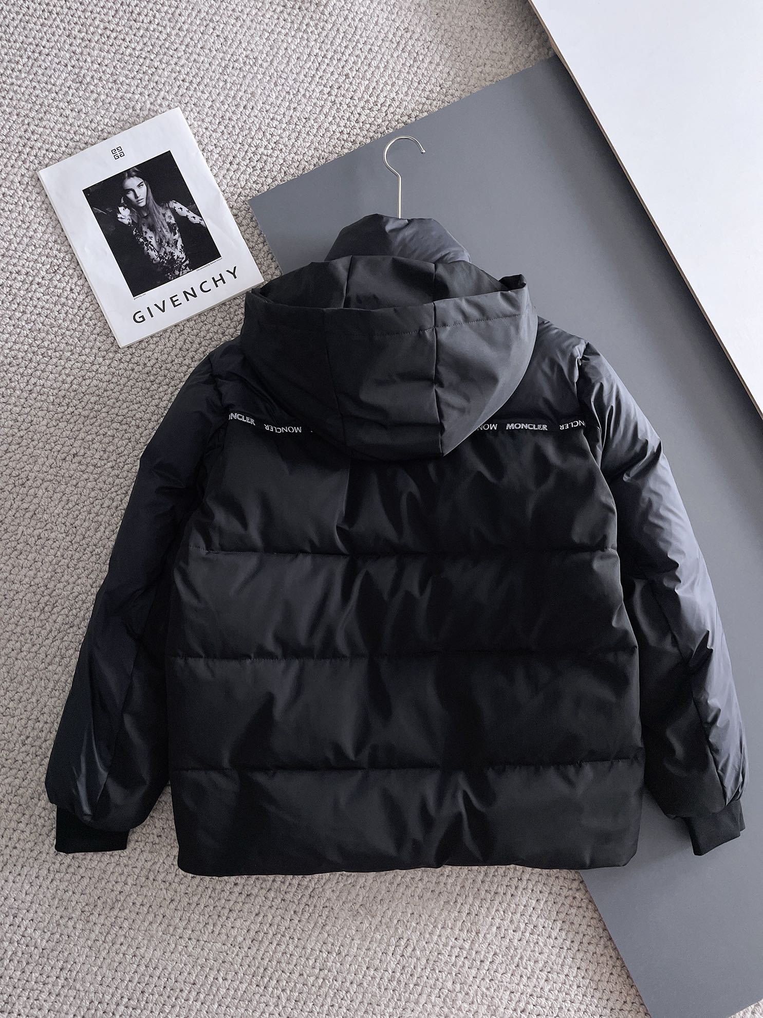 Moncler 2024 FW New Puffer Jacket | Unisex Colorblock Down Coat (M–3XL)