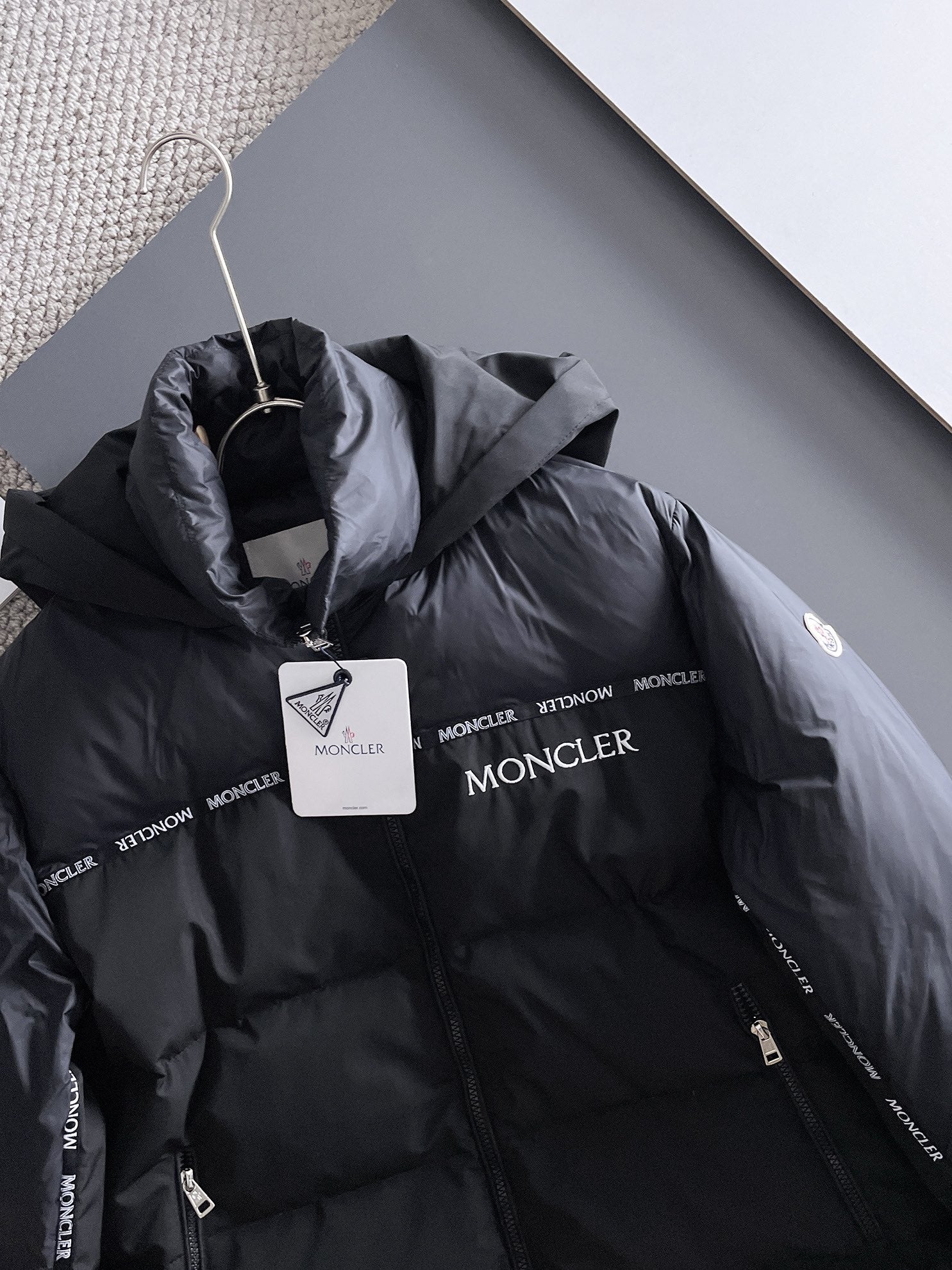 Moncler 2024 FW New Puffer Jacket | Unisex Colorblock Down Coat (M–3XL)