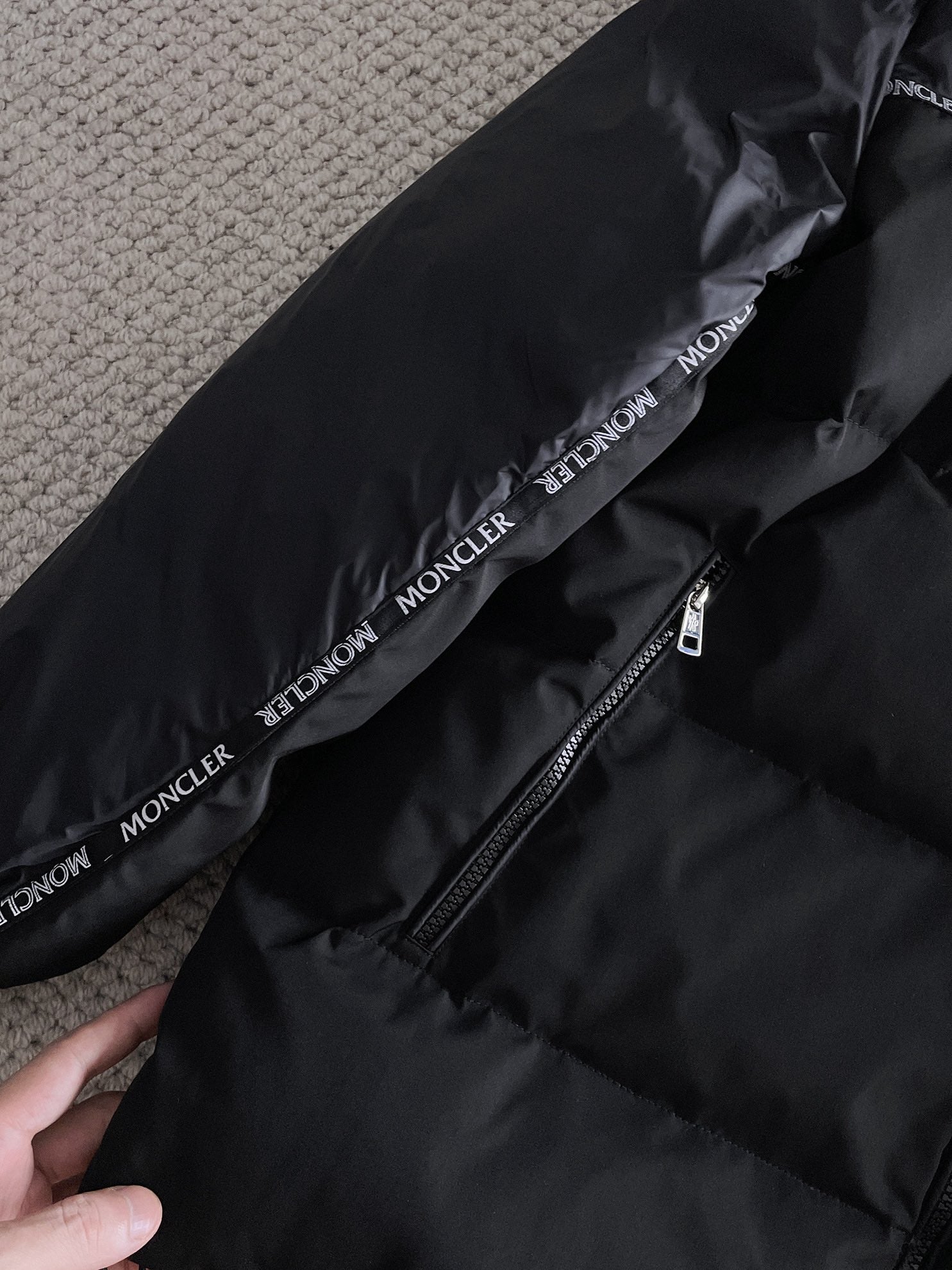 Moncler 2024 FW New Puffer Jacket | Unisex Colorblock Down Coat (M–3XL)