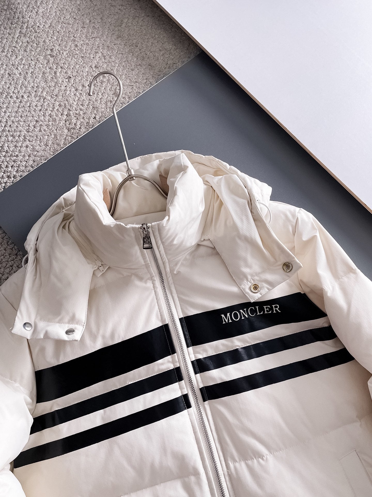Moncler 2024 FW New Puffer Jacket | Unisex Colorblock Down Coat (M–3XL)