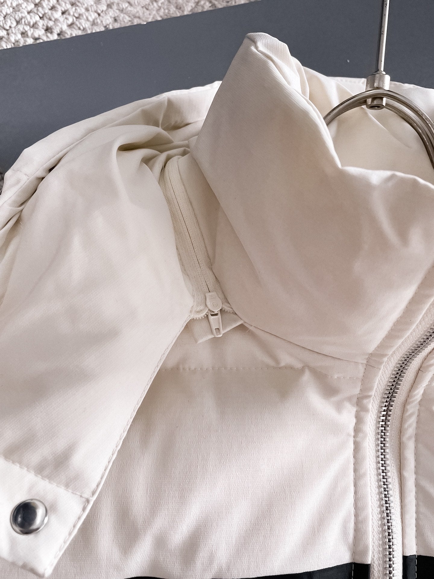 Moncler 2024 FW New Puffer Jacket | Unisex Colorblock Down Coat (M–3XL)