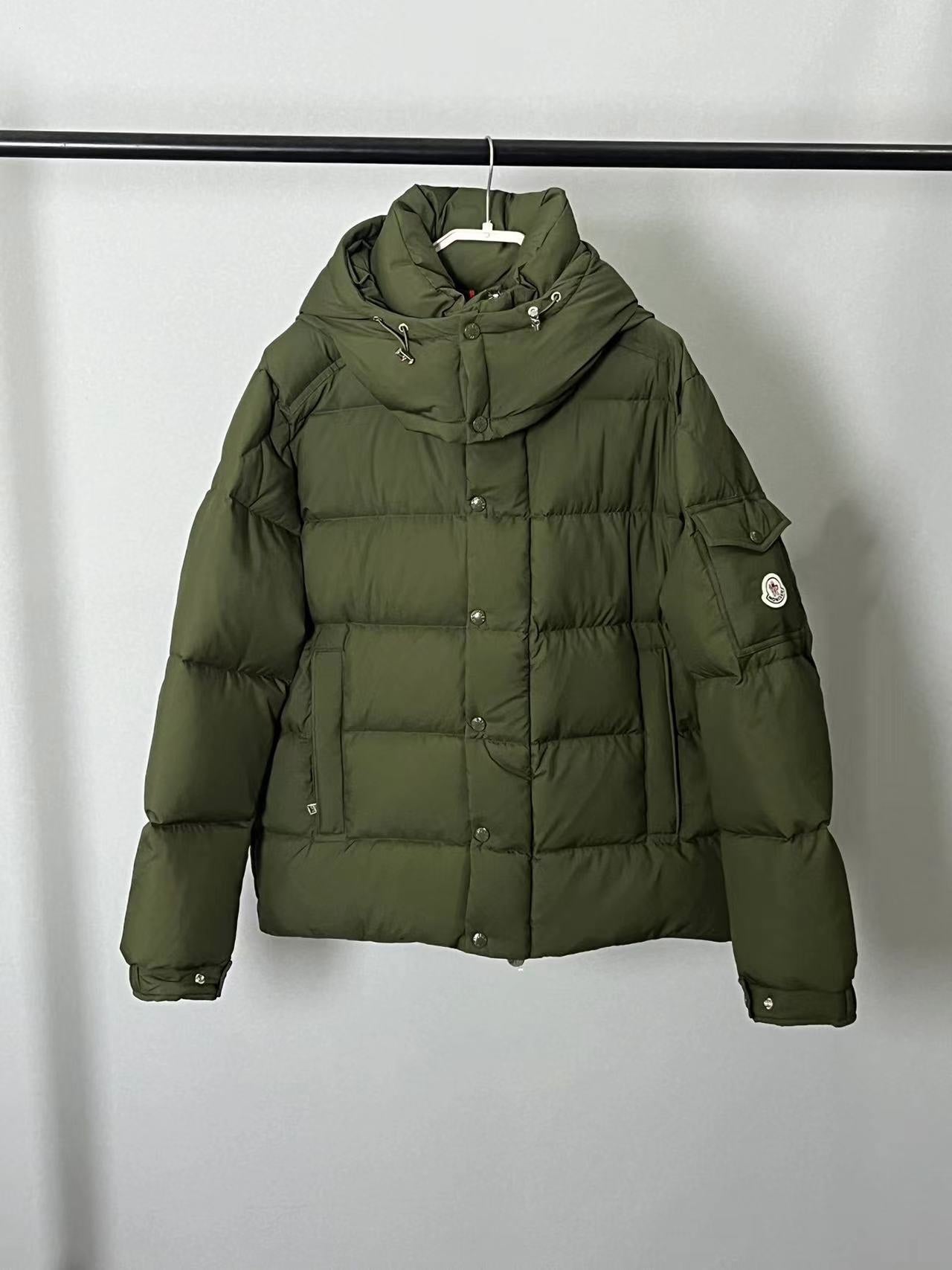 Moncler Hanovcrtan Matte Maya Short Down Jacket | Sizes 1–5