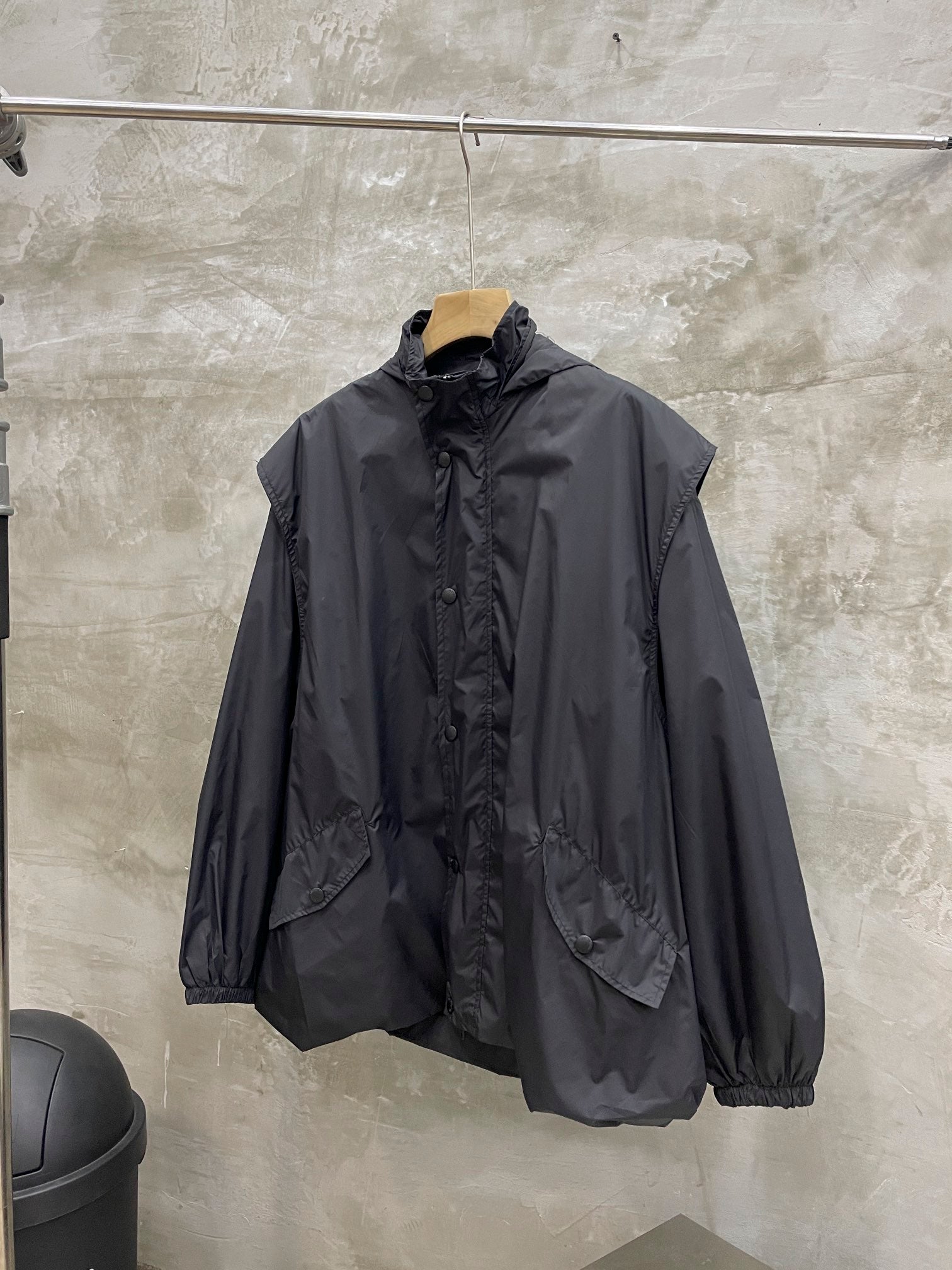 Balenciaga 24SS Oversized Detachable-Sleeve Technical Jacket – Black