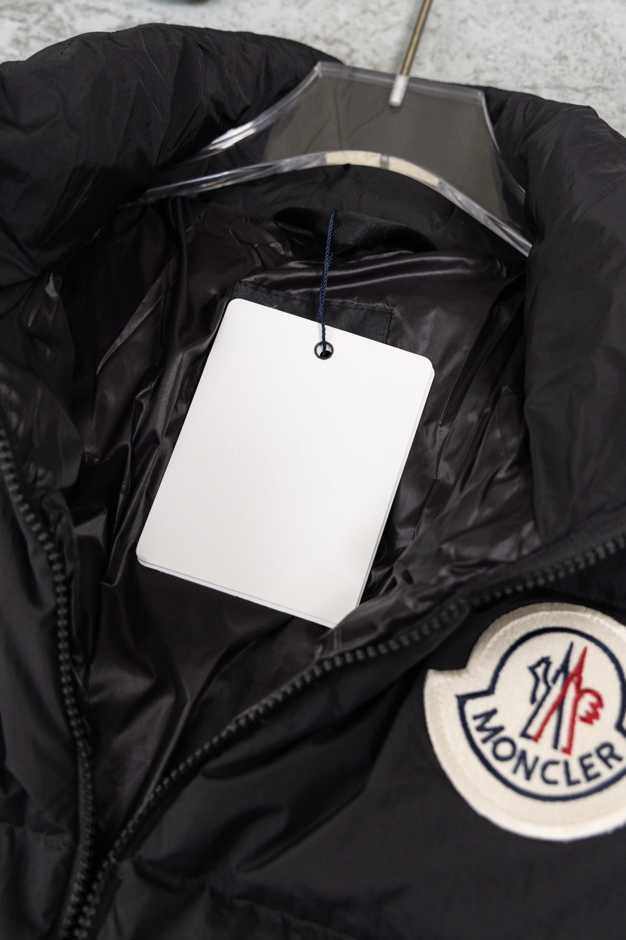 Moncler FW23 Citala Short Down Jacket | Embroidered Patch Logo | Unisex Couple Style | Sizes 1–5 (S–2XL)