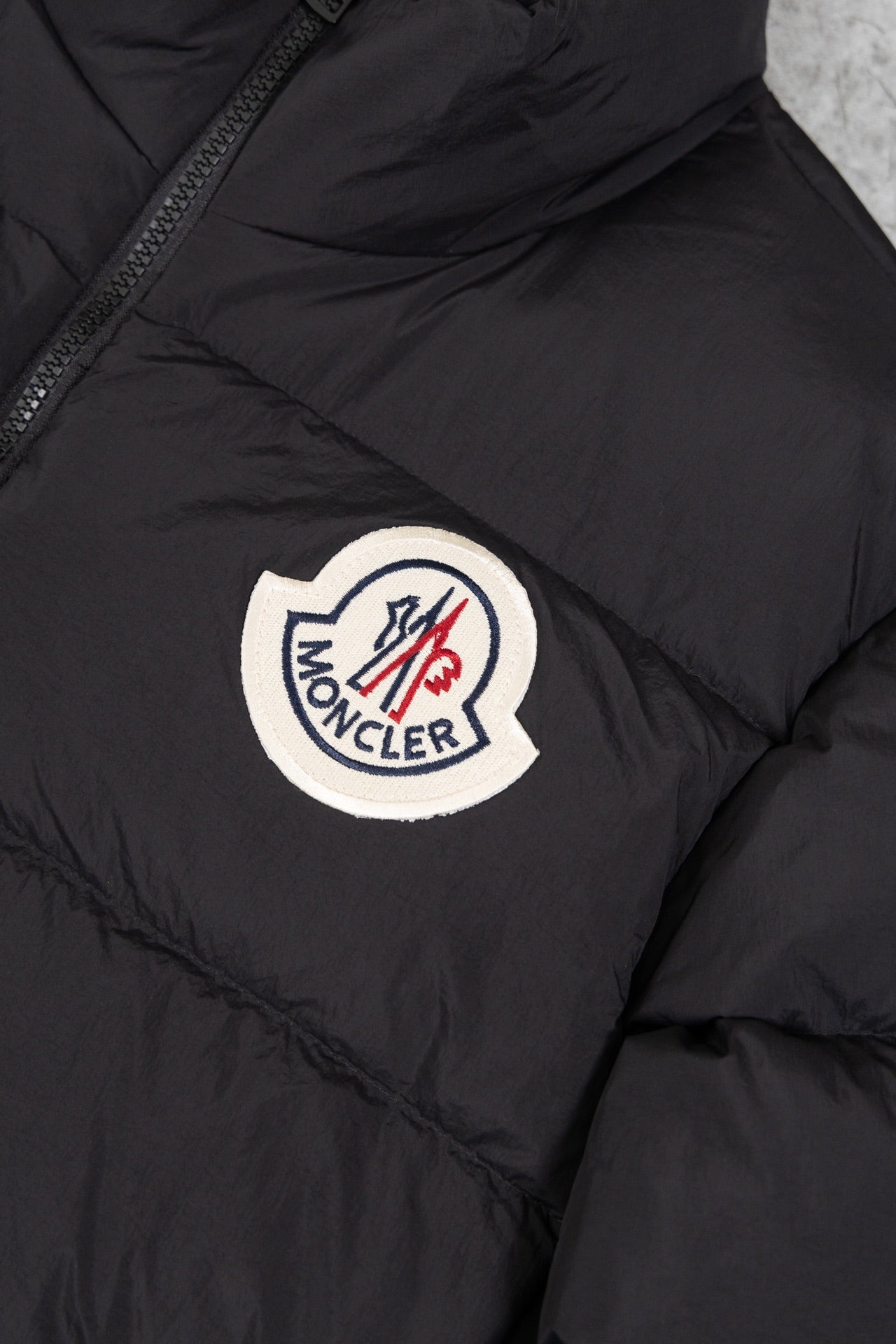 Moncler FW23 Citala Short Down Jacket | Embroidered Patch Logo | Unisex Couple Style | Sizes 1–5 (S–2XL)
