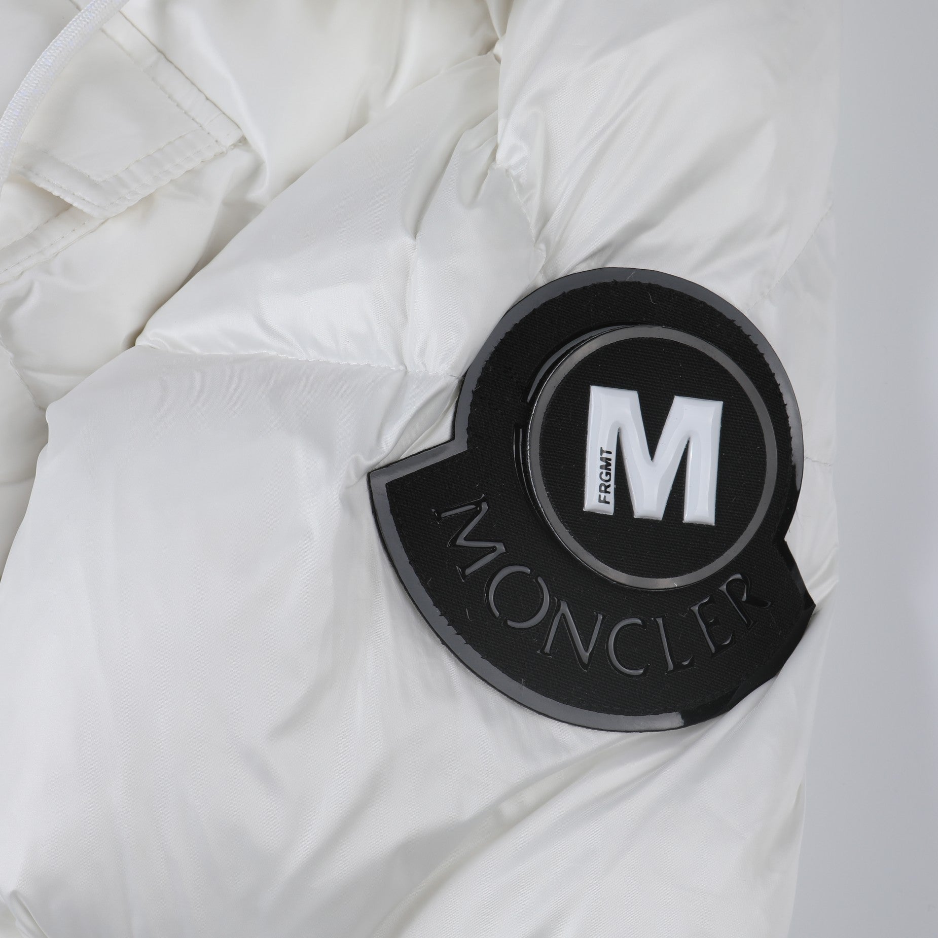 Moncler Down Jacket G113 | Detachable Hood | Glossy Nylon Finish | Sizes 2–5