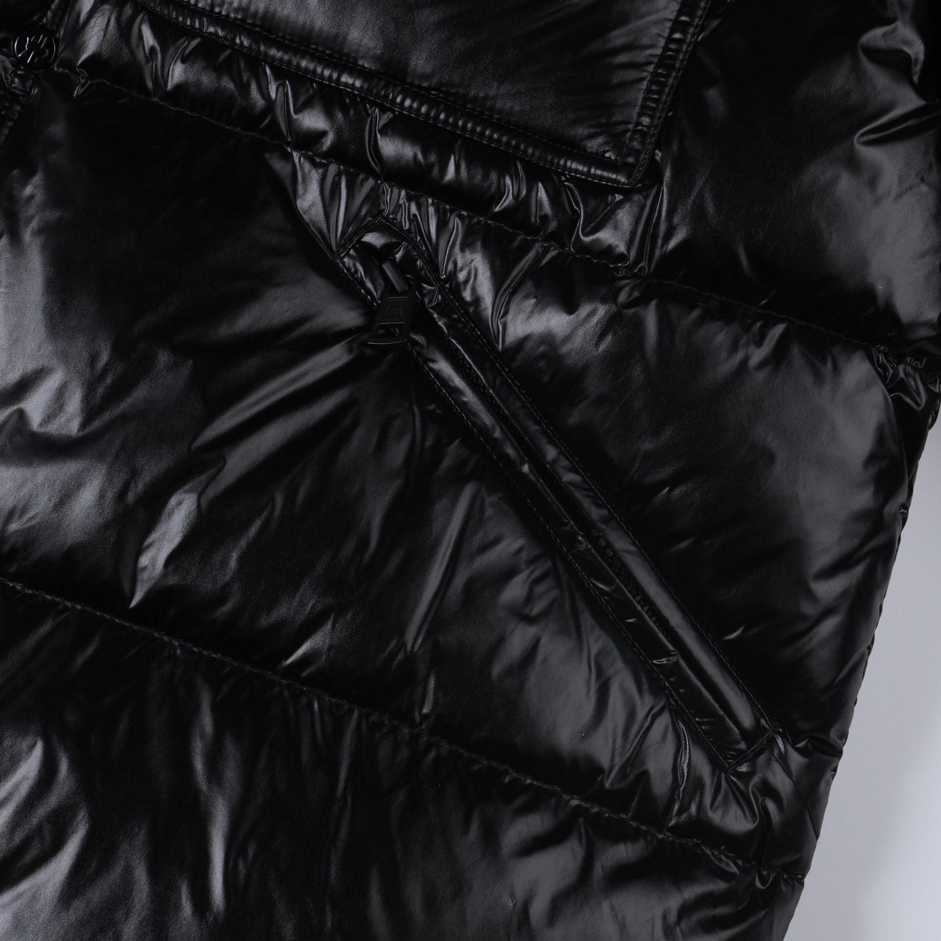 Moncler Down Jacket G112 | Detachable Hood | Glossy Nylon Finish | Sizes 2–5