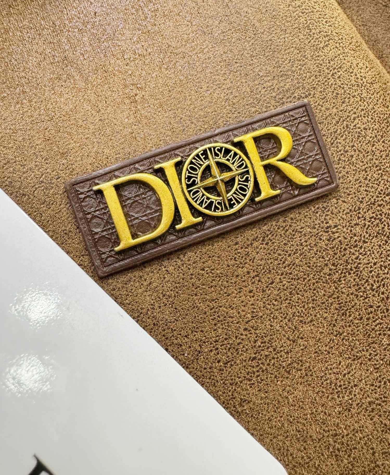 Dior 2024 Shearling Jacket – Premium Faux Shearling & Imported Craftsmanship