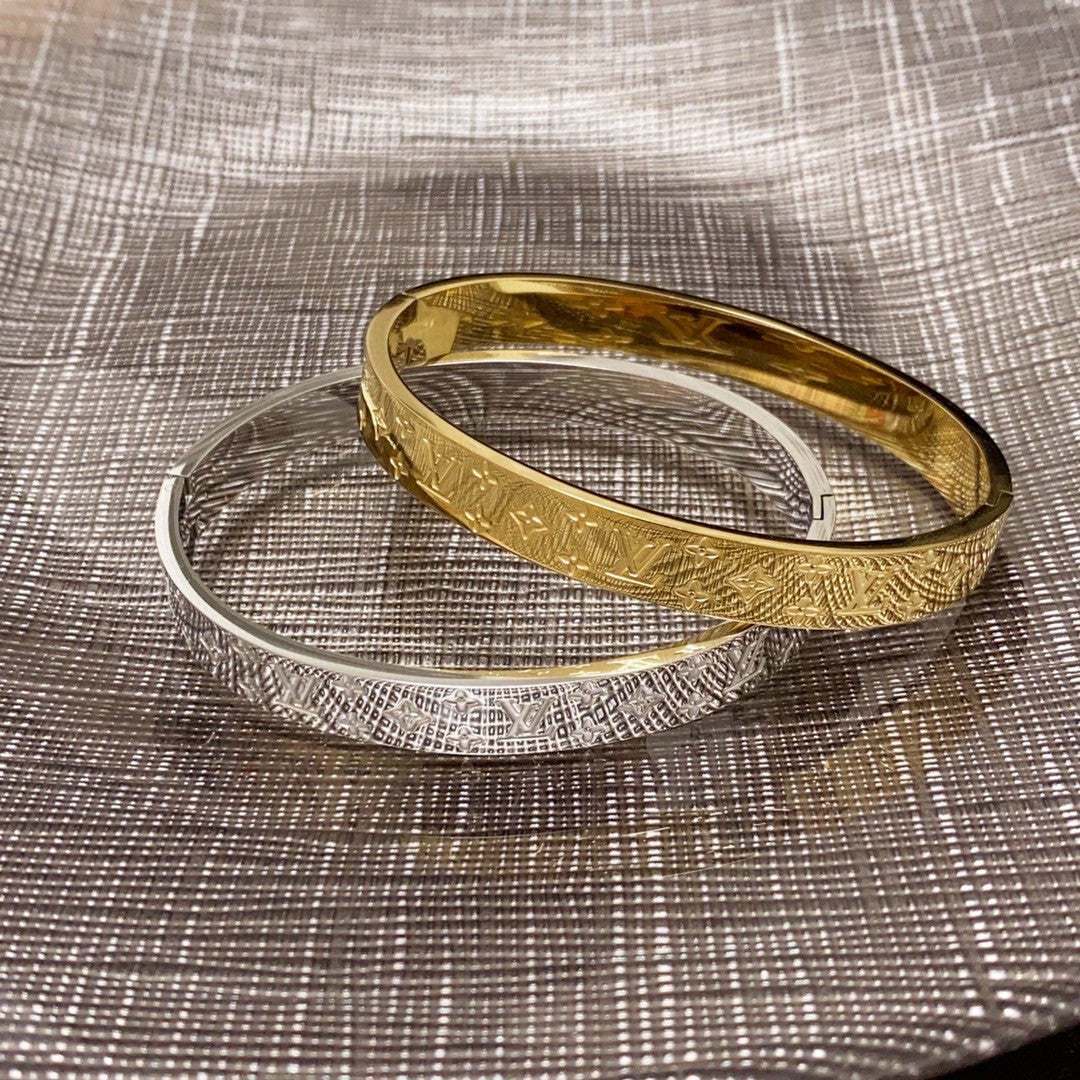 LV bracelet