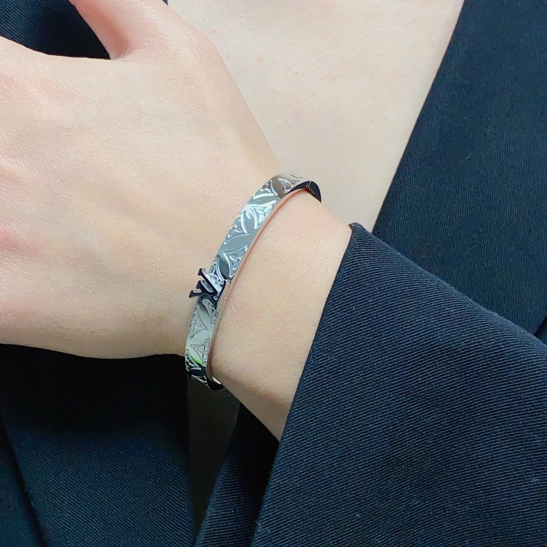 LV bracelet
