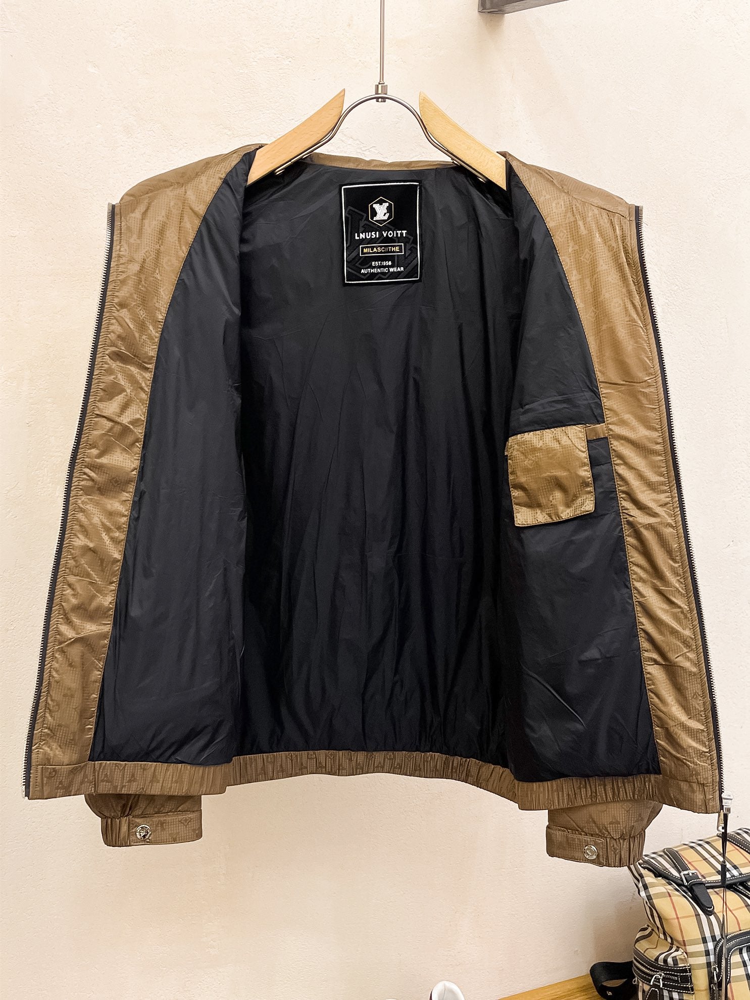 LOUIS VUITTON 2024 Fall/Winter Down Jacket – Size M-3XL