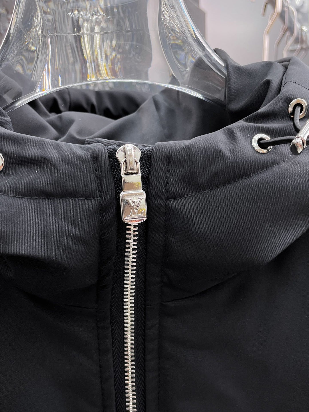 LOUIS VUITTON 2024 Fall/Winter WW Puffer Jacket – Size M-3XL