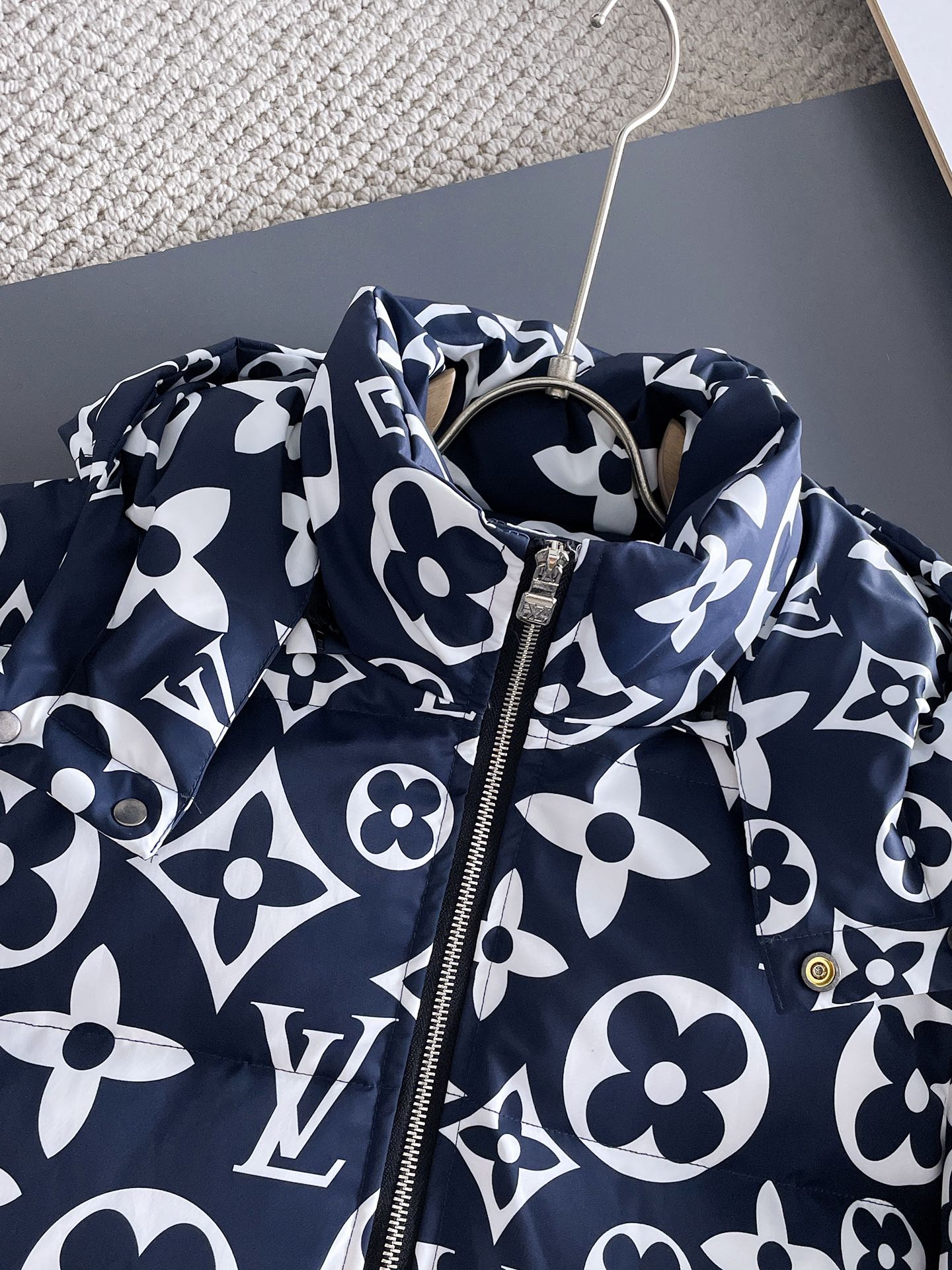 Louis Vuitton 2024 FW Down Jacket – Unisex Logo Edition, Size M–3XL