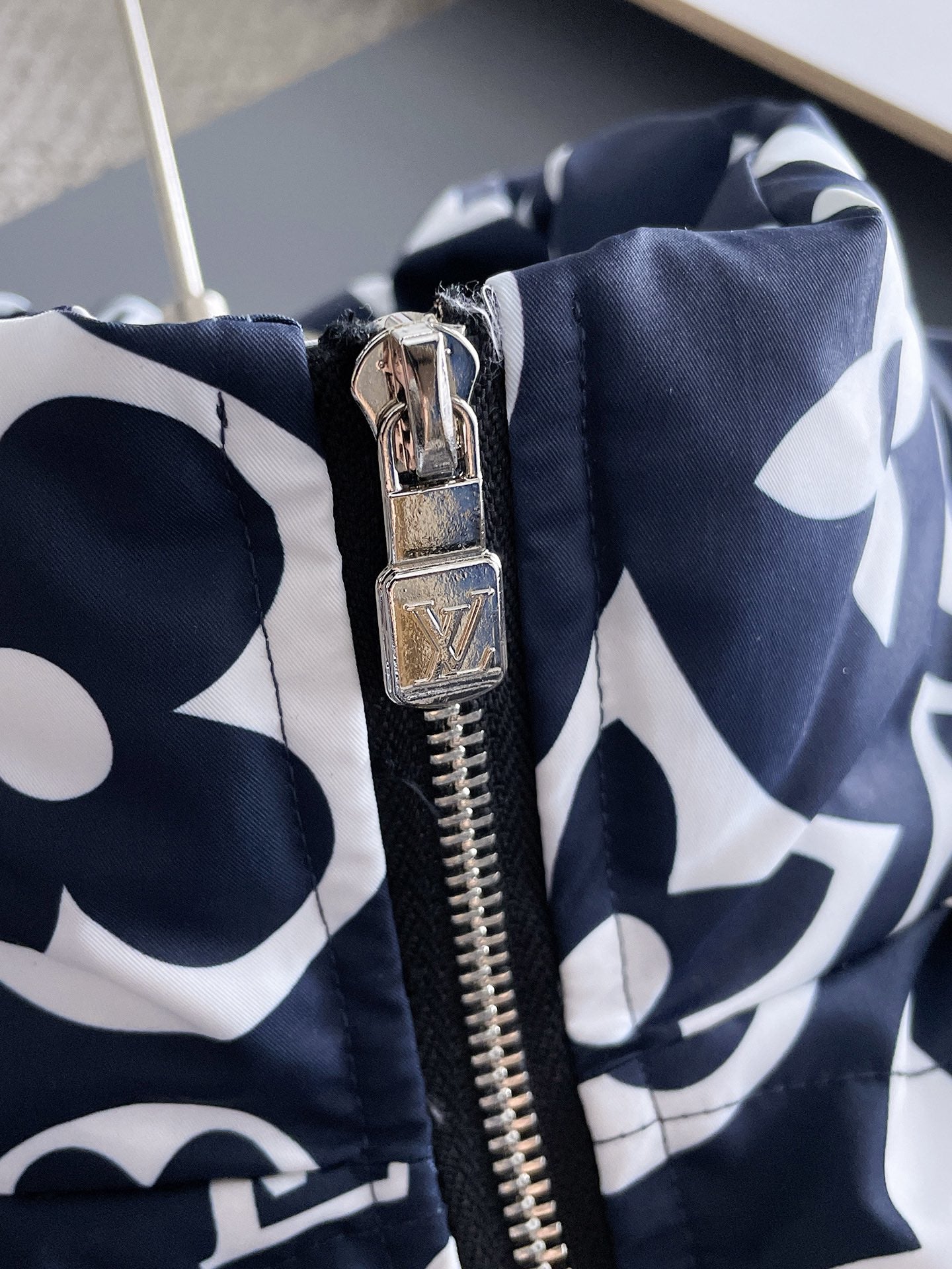 Louis Vuitton 2024 FW Down Jacket – Unisex Logo Edition, Size M–3XL