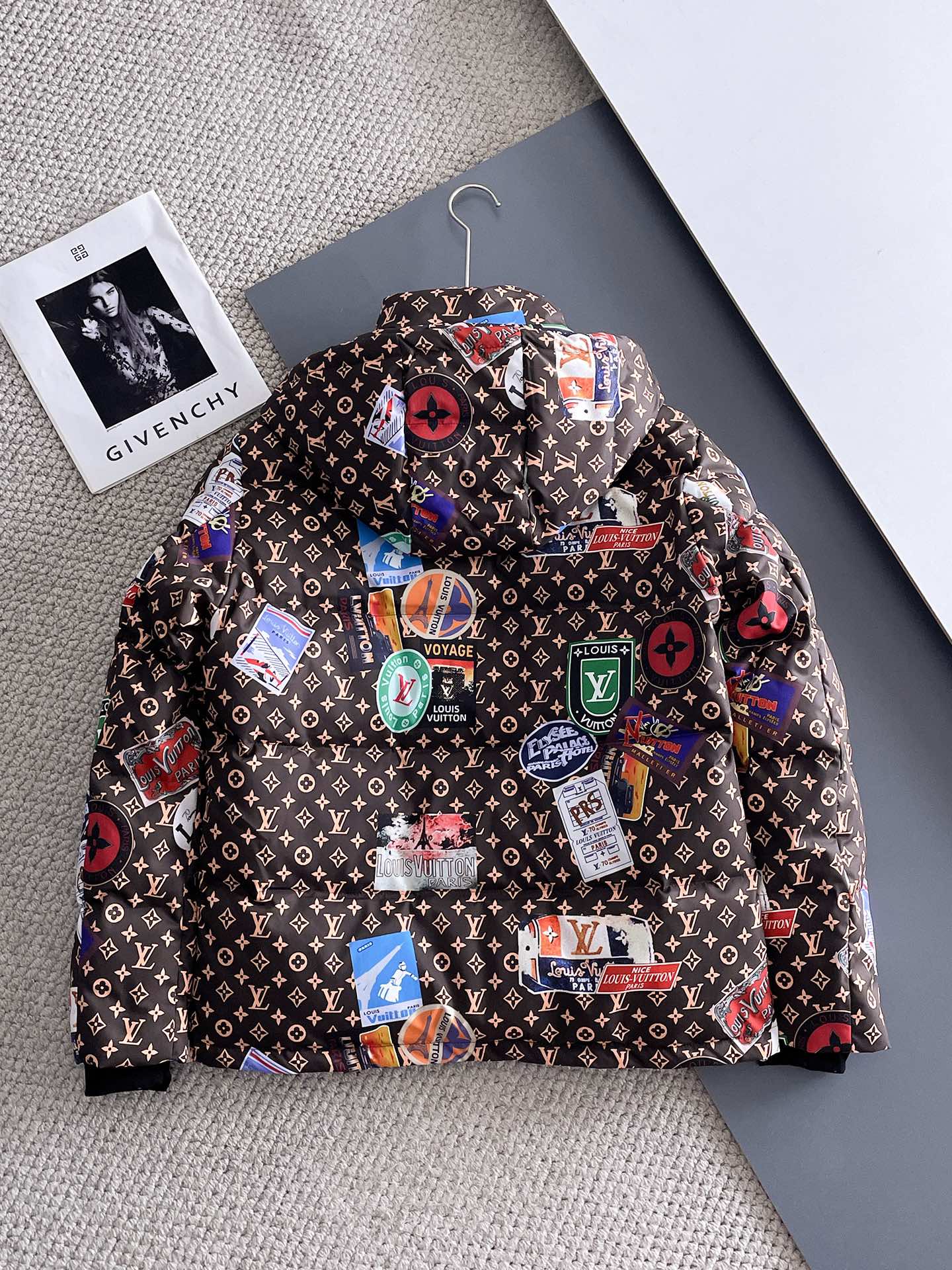 Louis Vuitton 2024 FW Down Jacket – Unisex Logo Edition, Size M–3XL