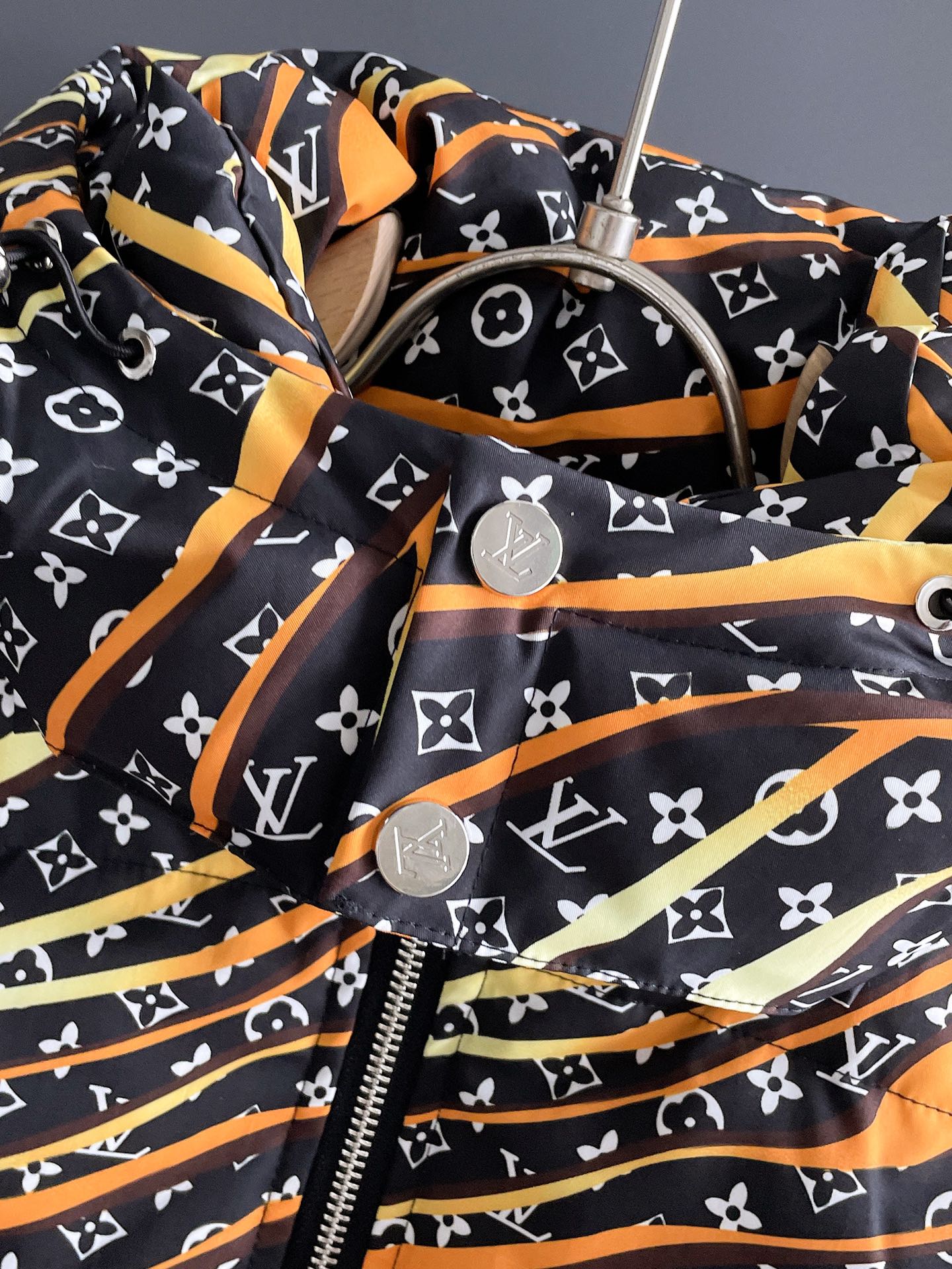 Louis Vuitton 2024 FW Down Jacket – Unisex Logo Edition, Size M–3XL